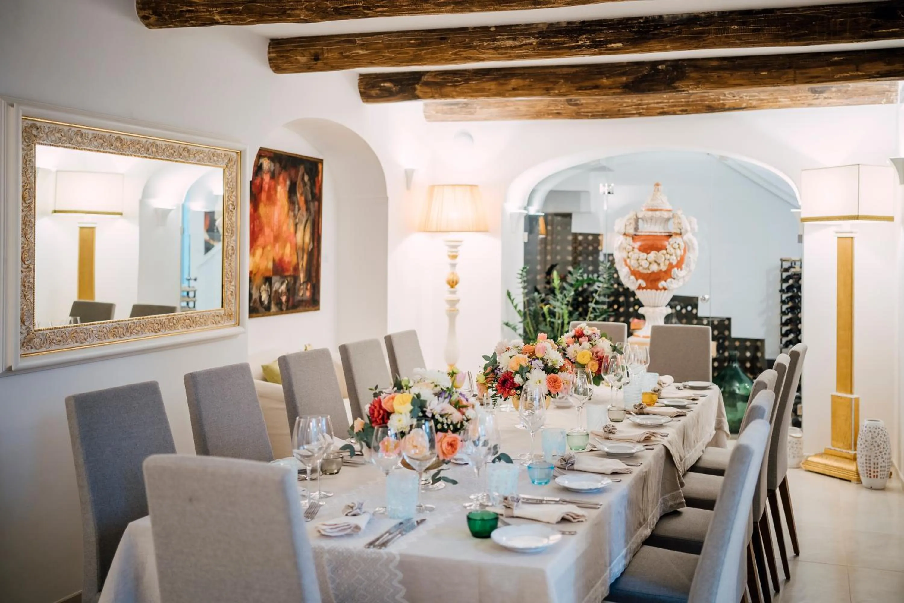 Restaurant/places to eat in Palazzo Pascal