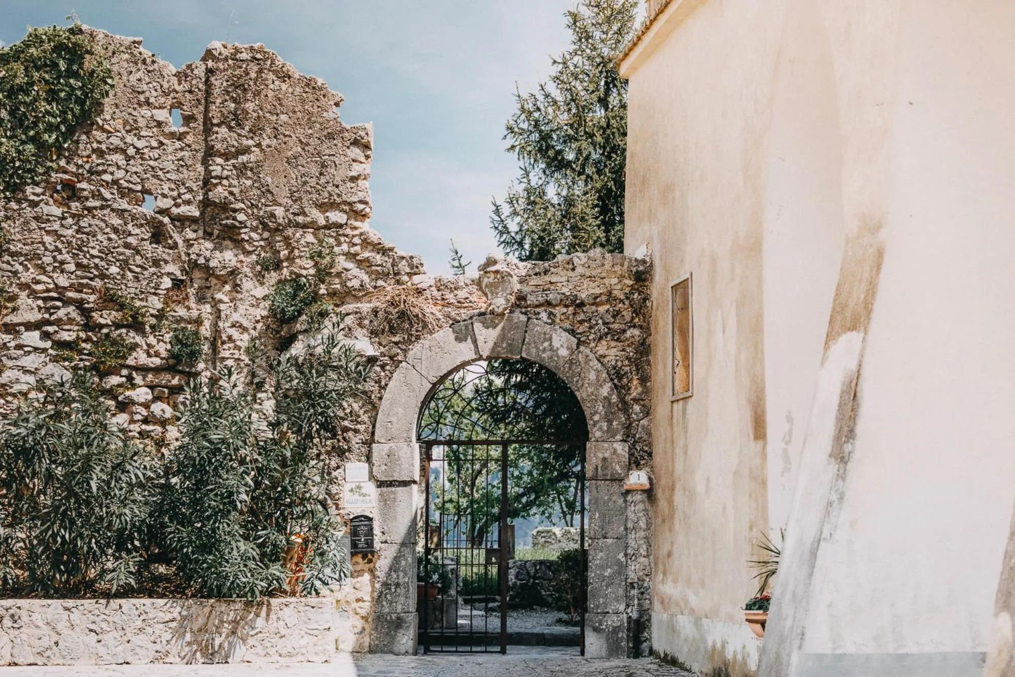 Facade/entrance in Palazzo Pascal