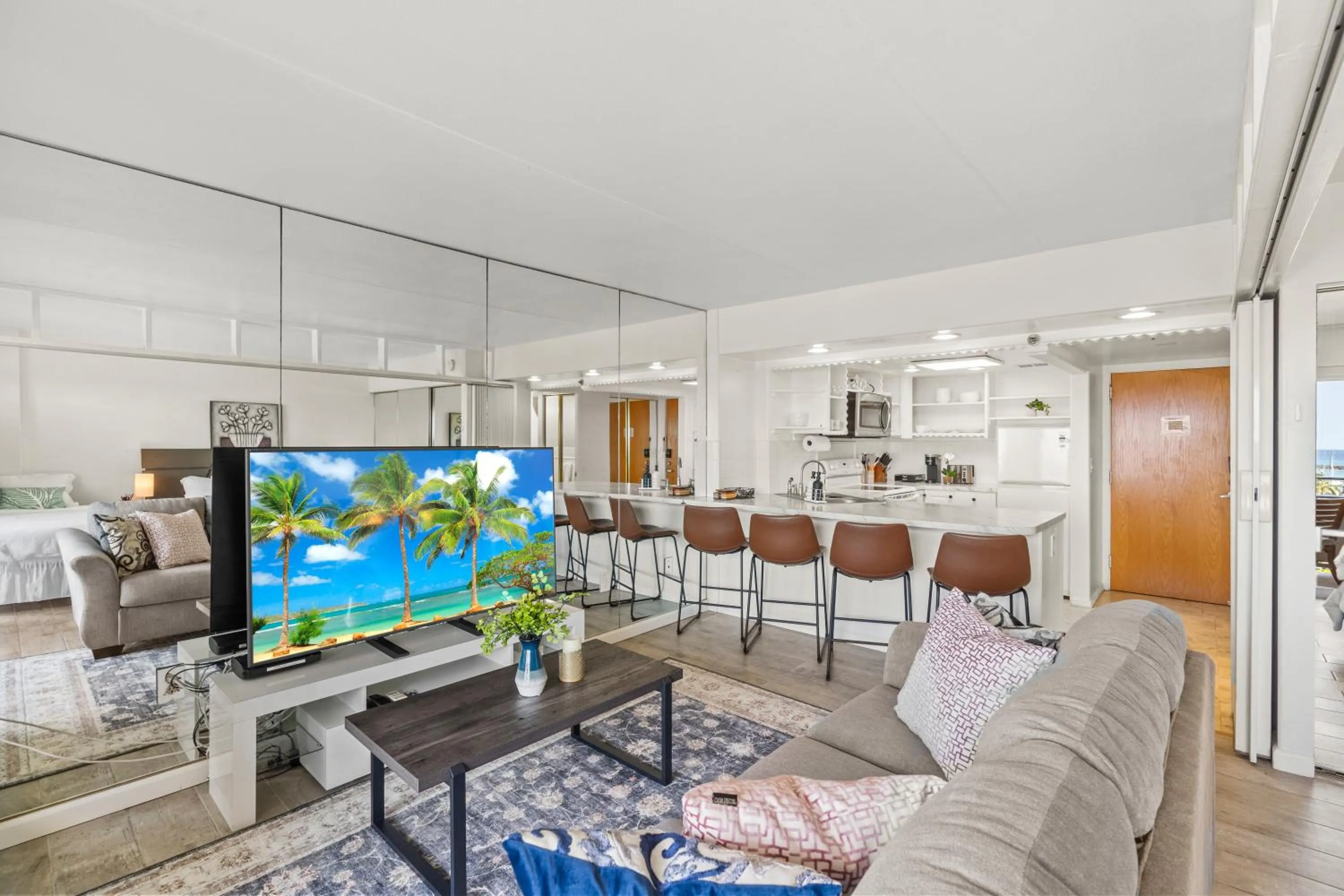 Kitchen or kitchenette in Ilikai Hotel with Ocean View