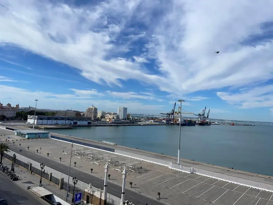 Apartamento Fenix - Recién renovado y vistas al mar