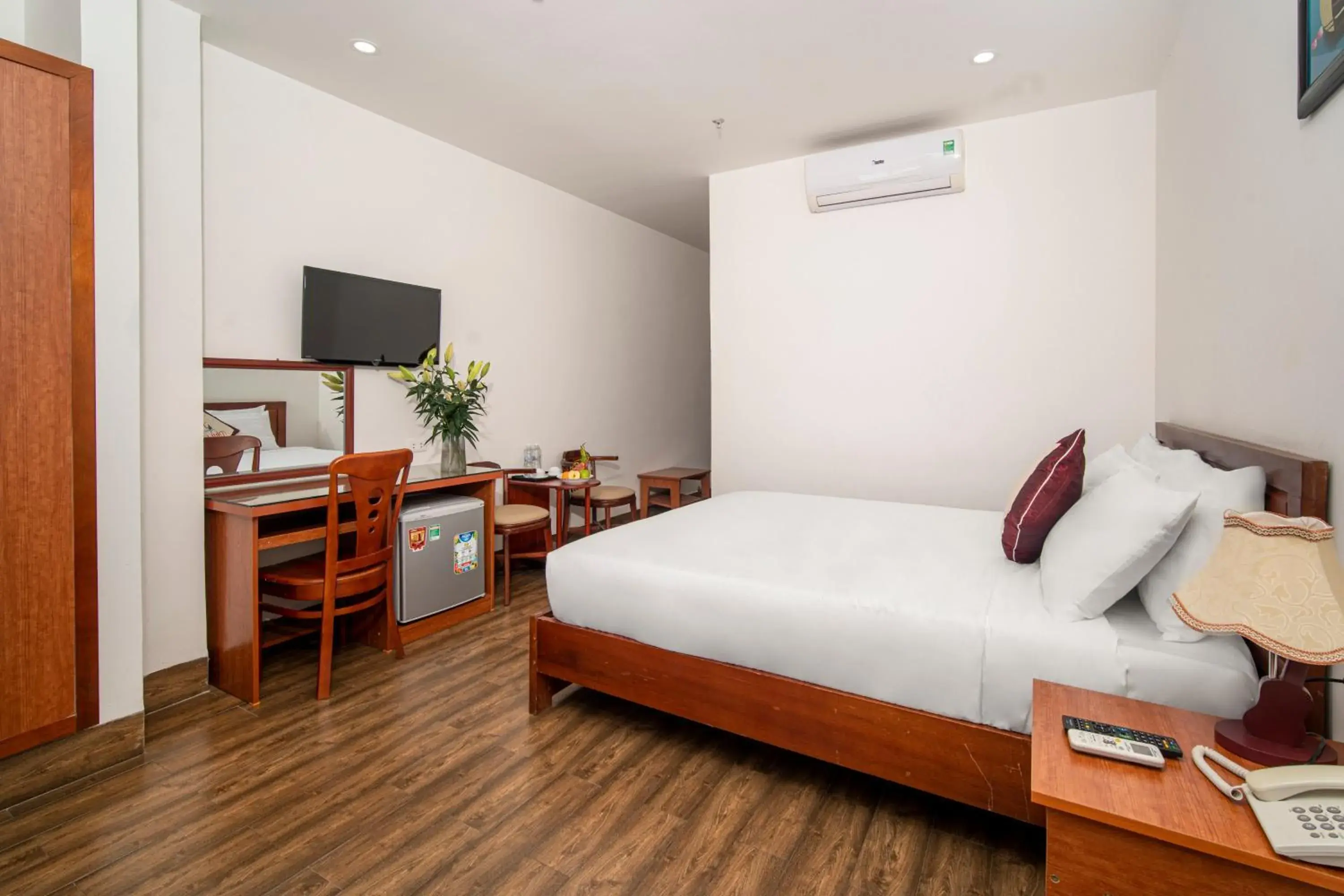 Photo of the whole room, Bed in Phú An Hotel Photo of the whole room, Bed in Phú An Hotel