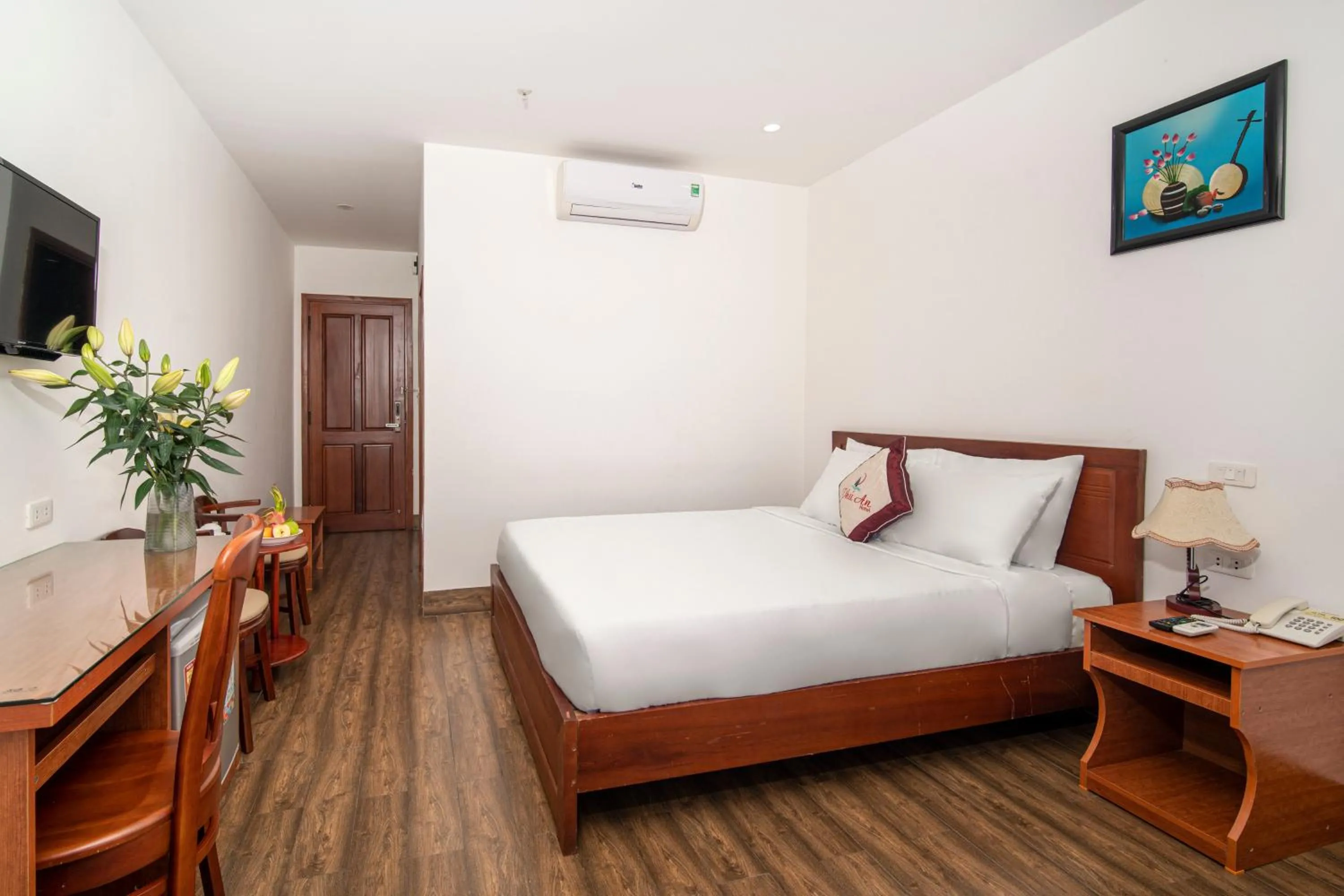 Living room, Bed in Phú An Hotel