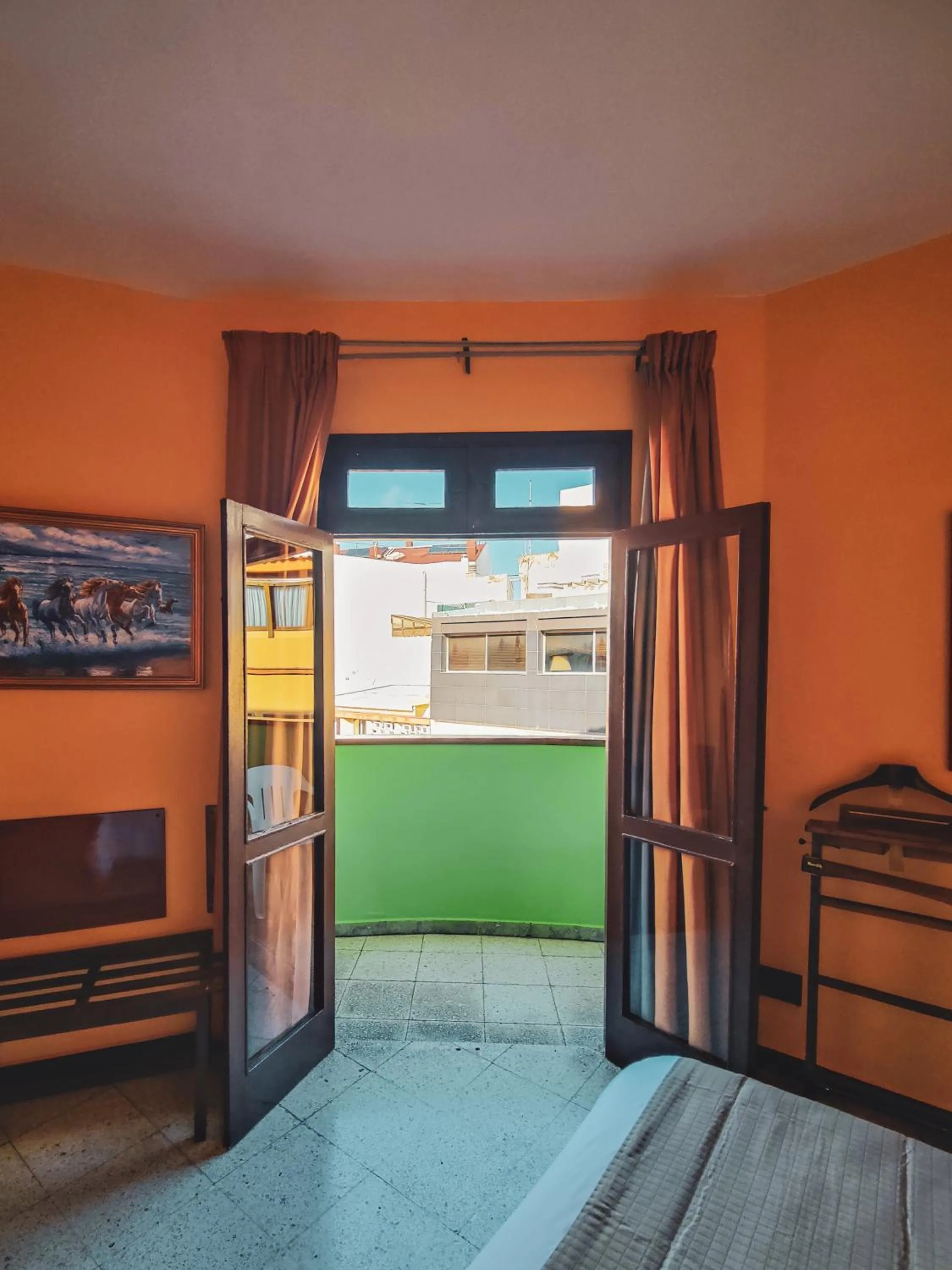 Balcony/Terrace, Bed in Hotel Olympia
