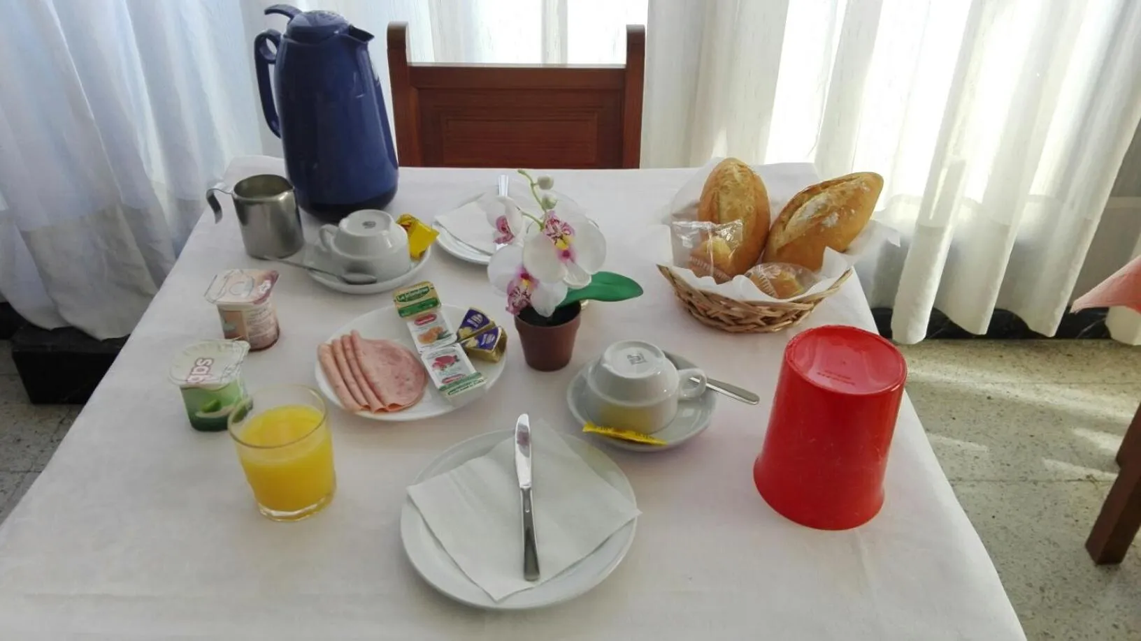 Food and drinks in Hotel Olympia