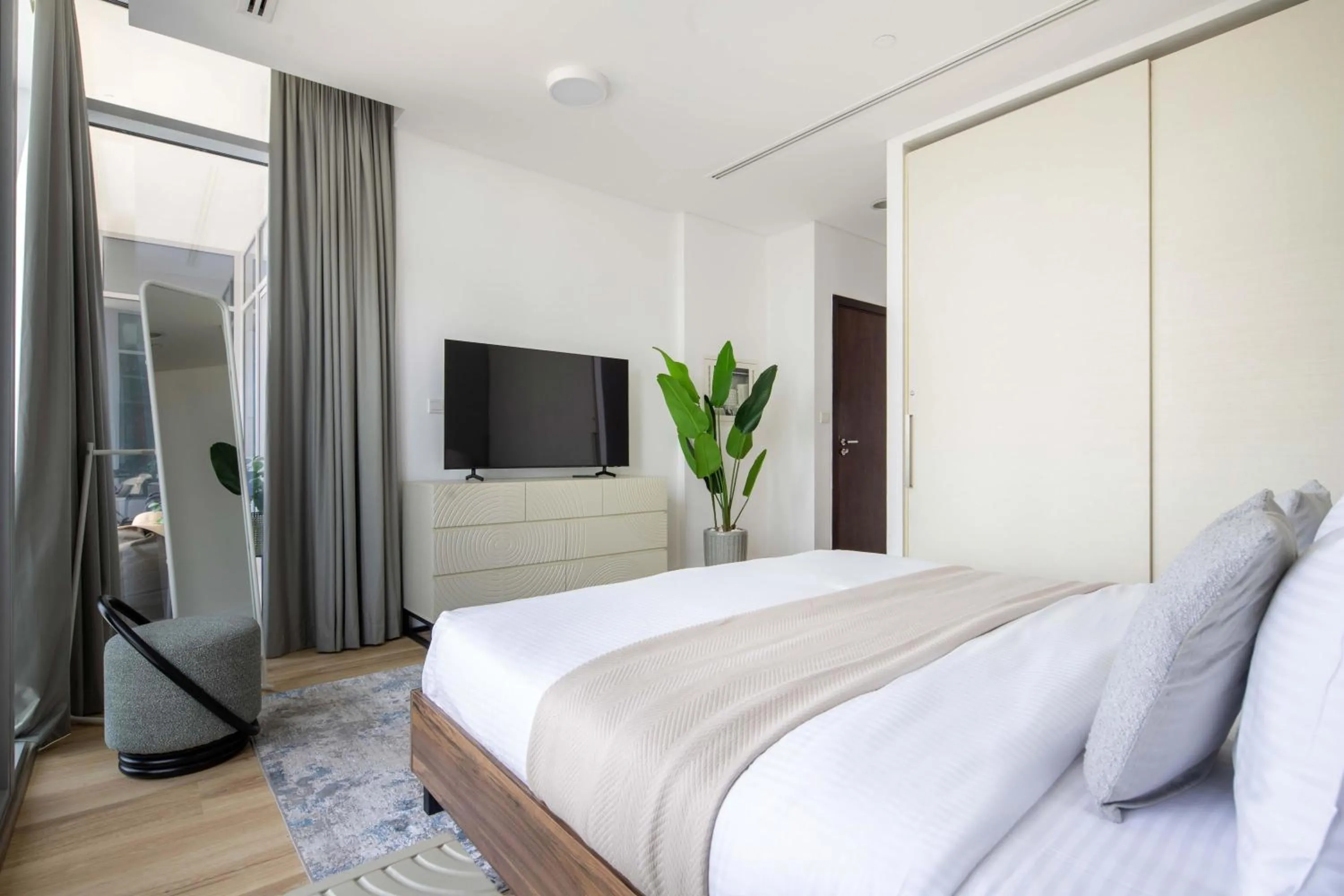 Bed in Frank Porter - Burj Daman