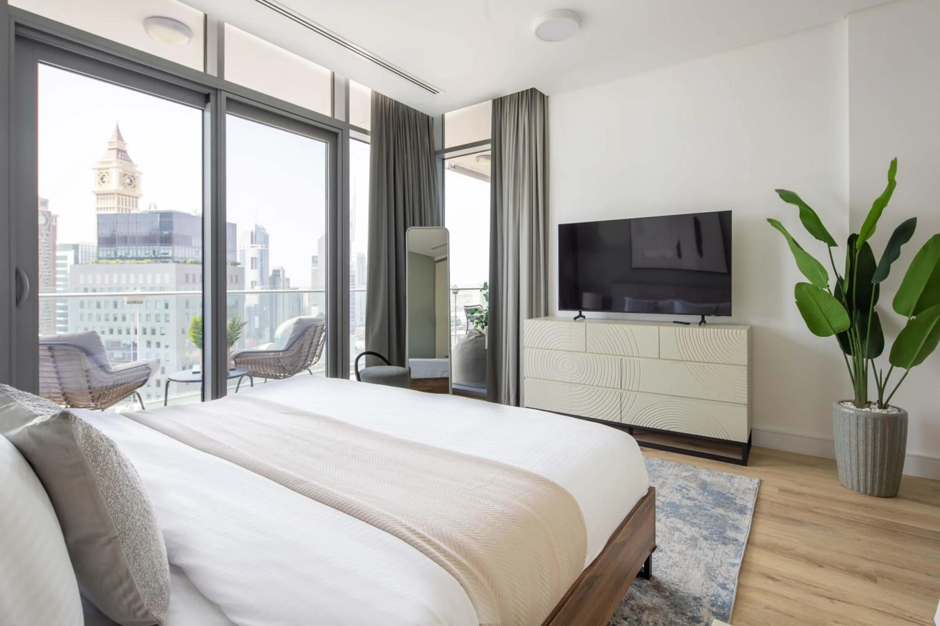 Bed in Frank Porter - Burj Daman