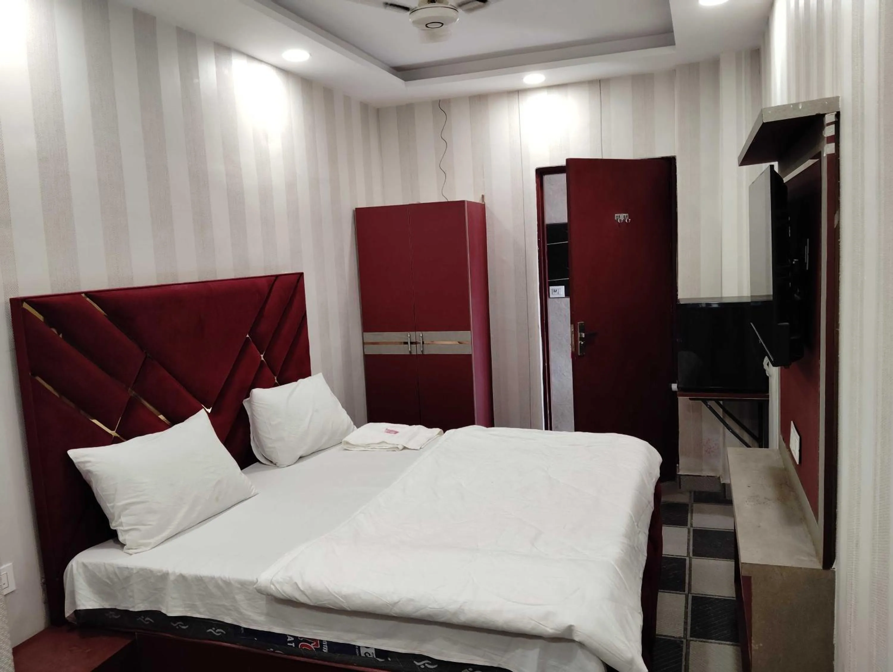 Bedroom, Bed in Hotal O Cloud Inn