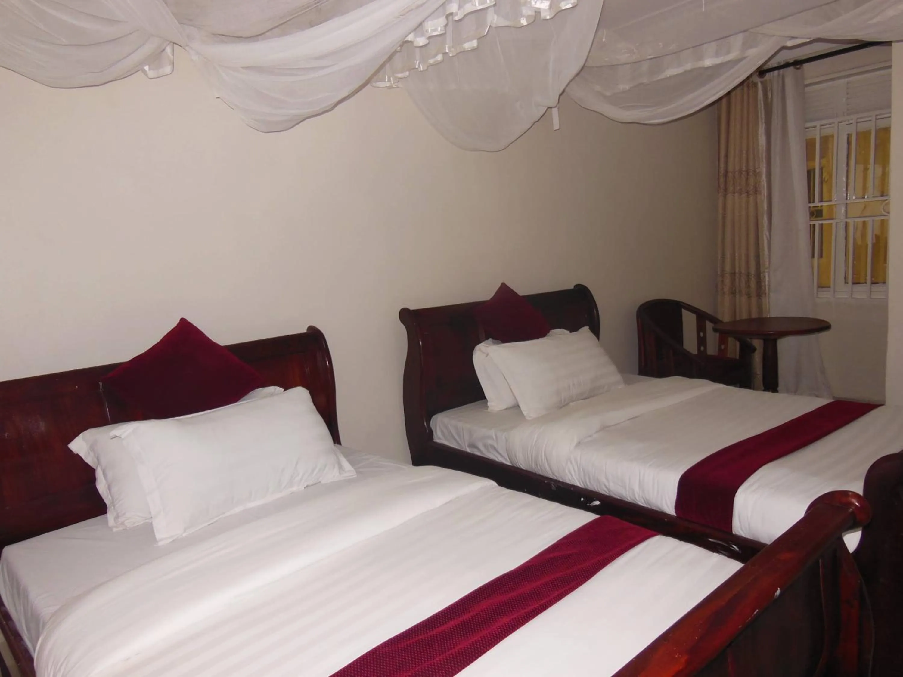 Bedroom in Psalms Motel