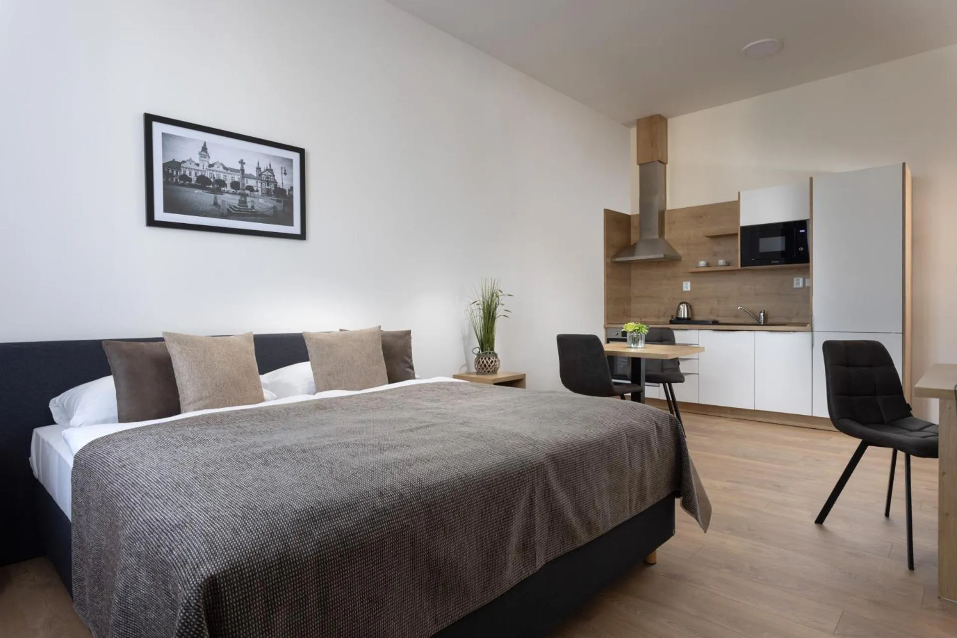 Photo of the whole room, Bed in Residence Morris Mladá Boleslav