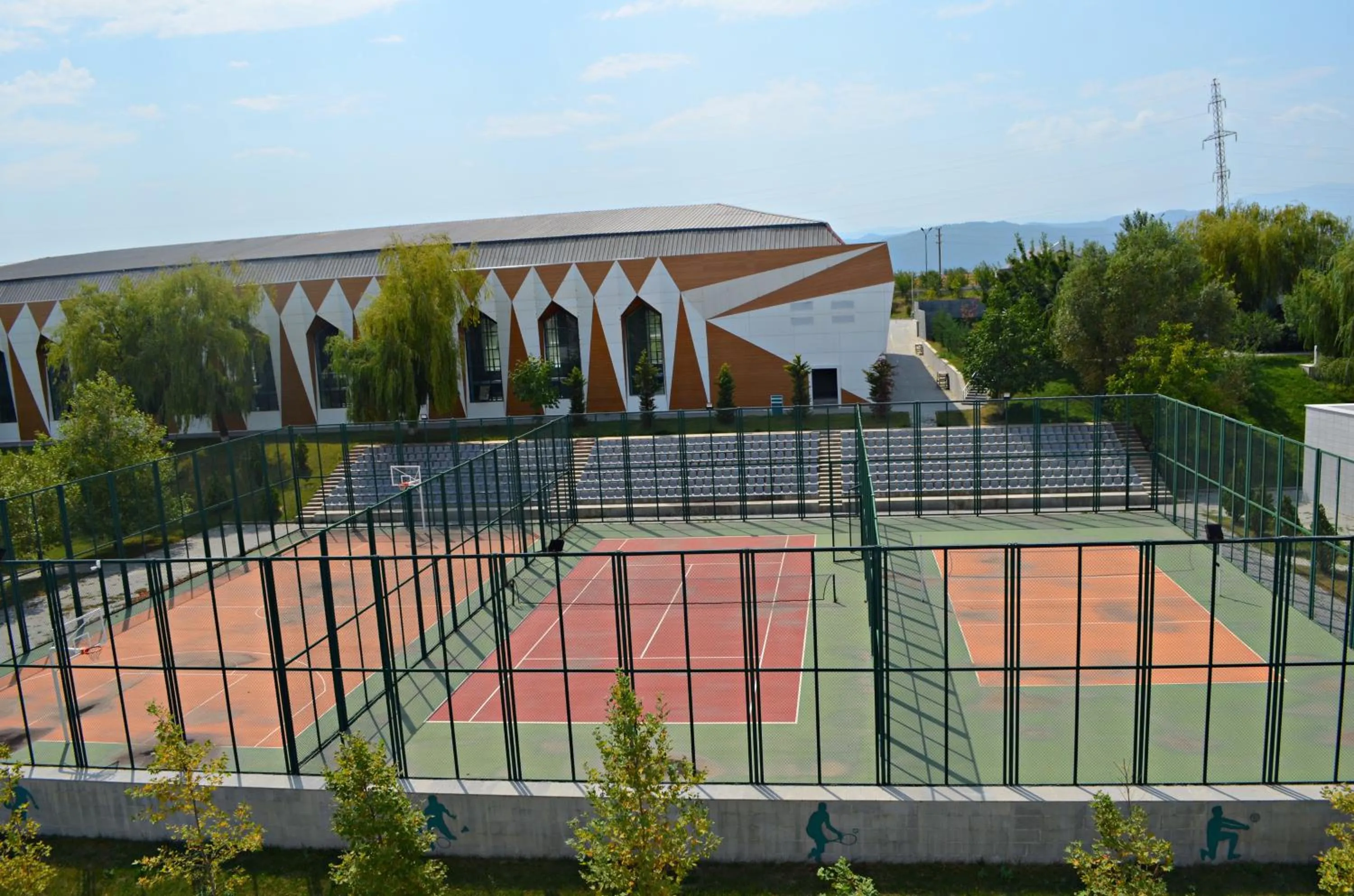 Tennis court in Arena Grand Hotel