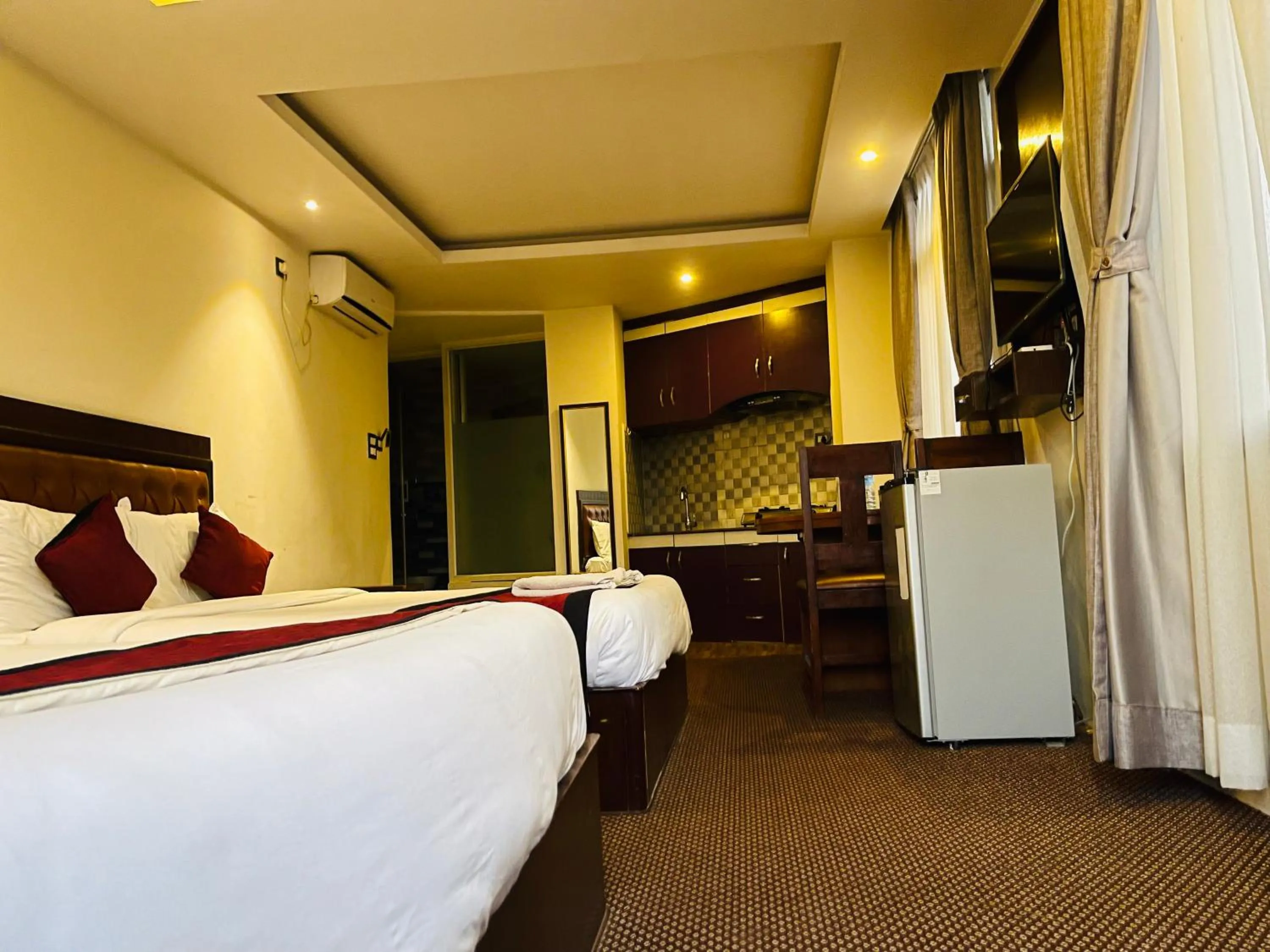 Photo of the whole room, Bed in Hotel de Universal