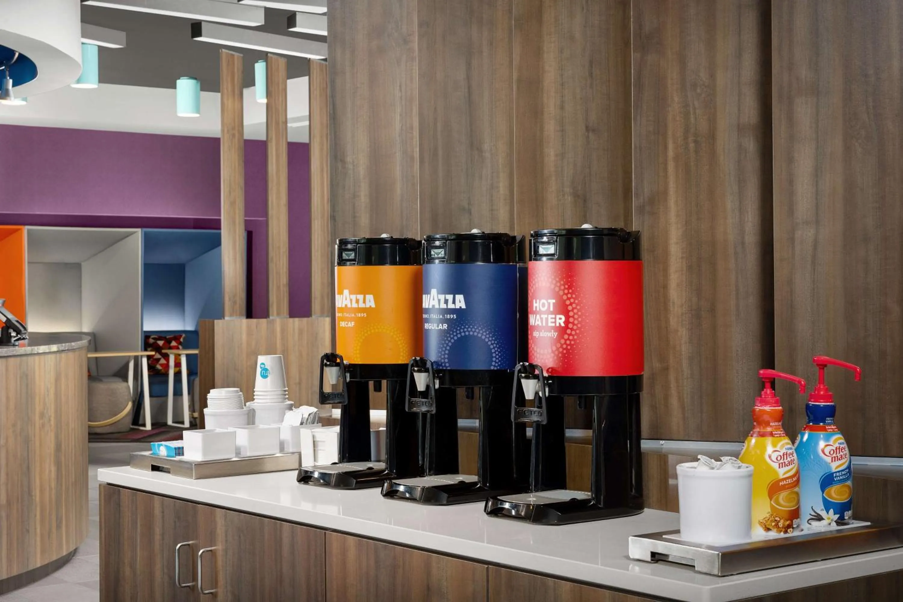 Dining area in Tru by Hilton Jacksonville West I 295