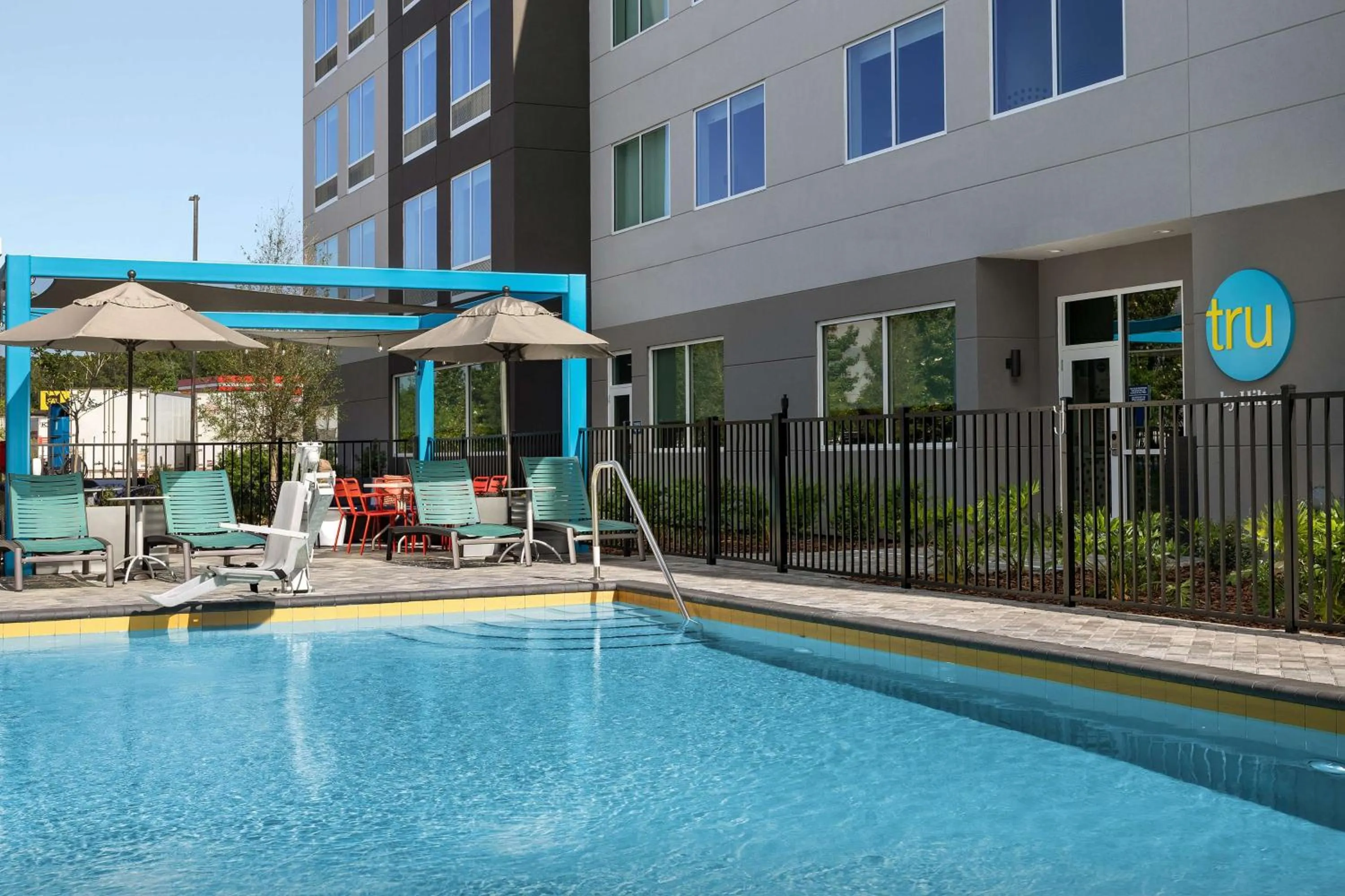 Pool view in Tru by Hilton Jacksonville West I 295