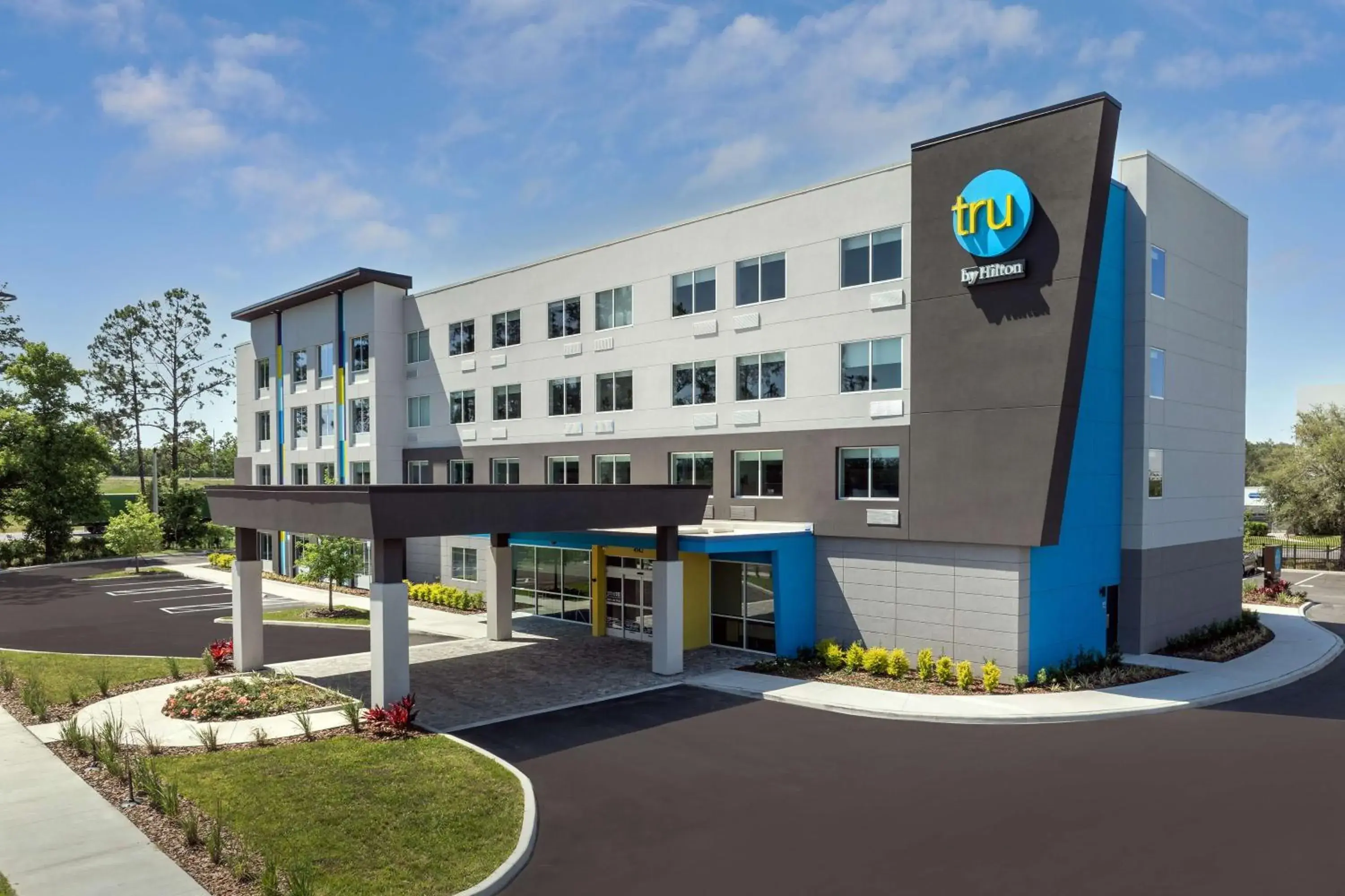 Property building in Tru by Hilton Jacksonville West I 295 Property building in Tru by Hilton Jacksonville West I 295