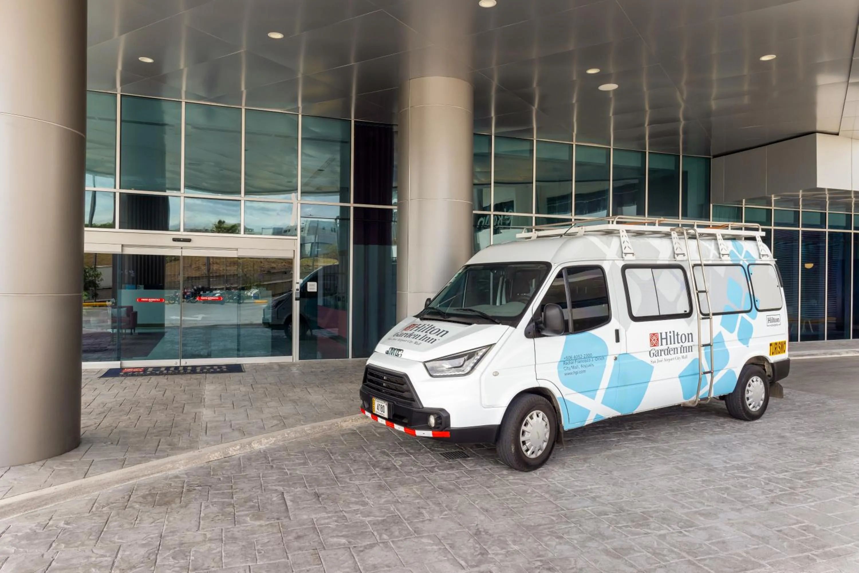 shuttle in Hilton Garden Inn San Jose Airport City Mall