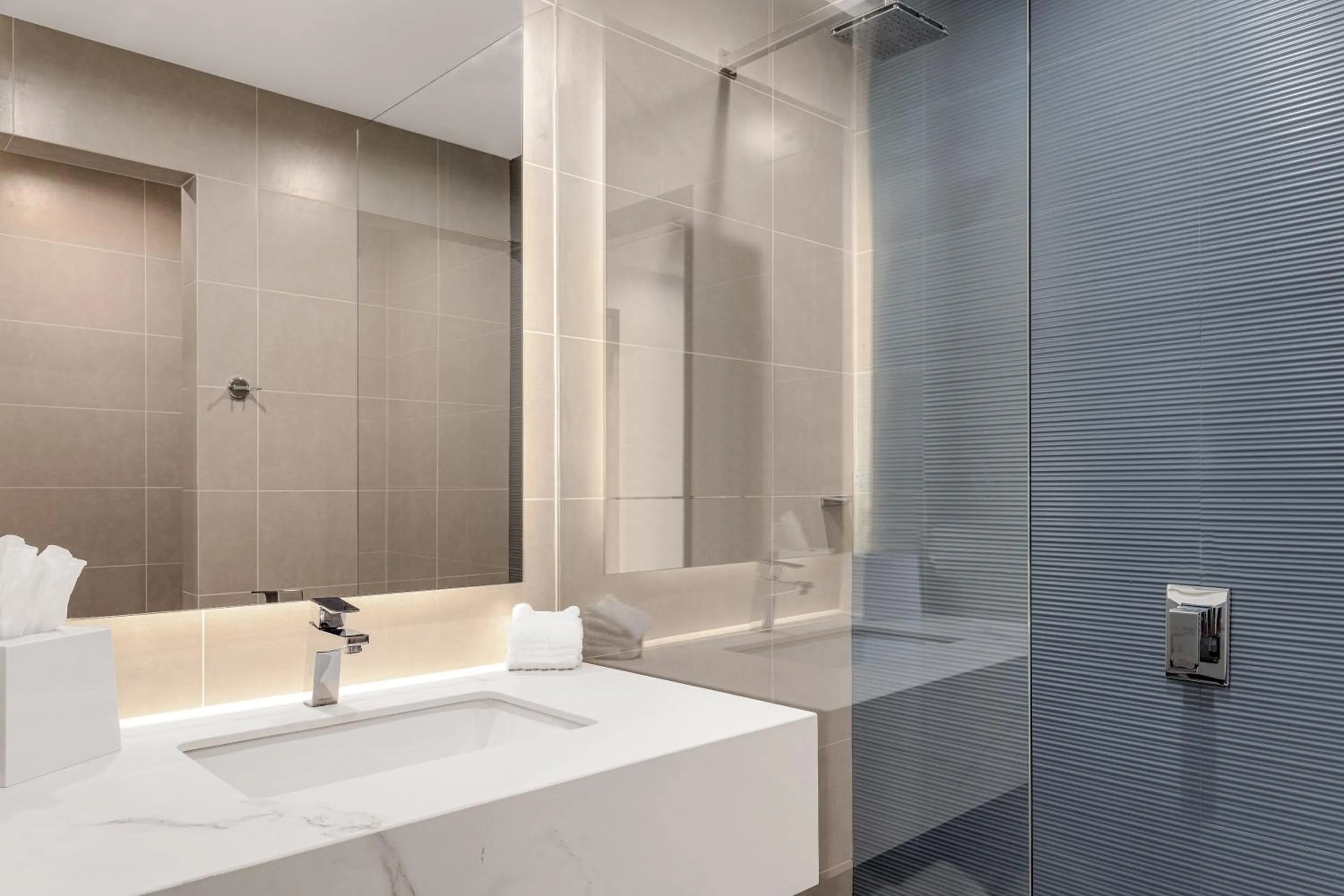 Bathroom in Hilton Garden Inn San Jose Airport City Mall