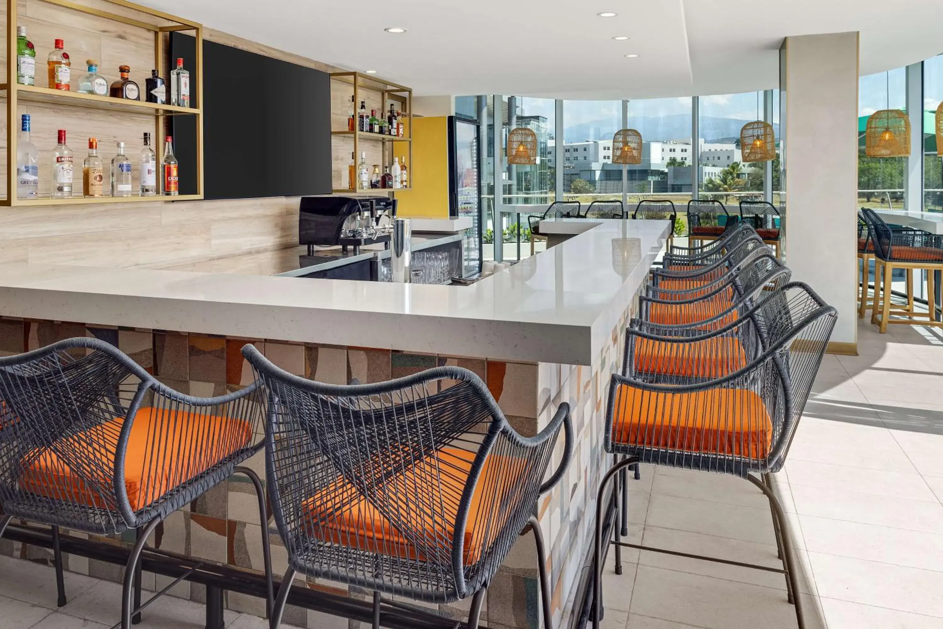 Lounge or bar in Hilton Garden Inn San Jose Airport City Mall Lounge or bar in Hilton Garden Inn San Jose Airport City Mall