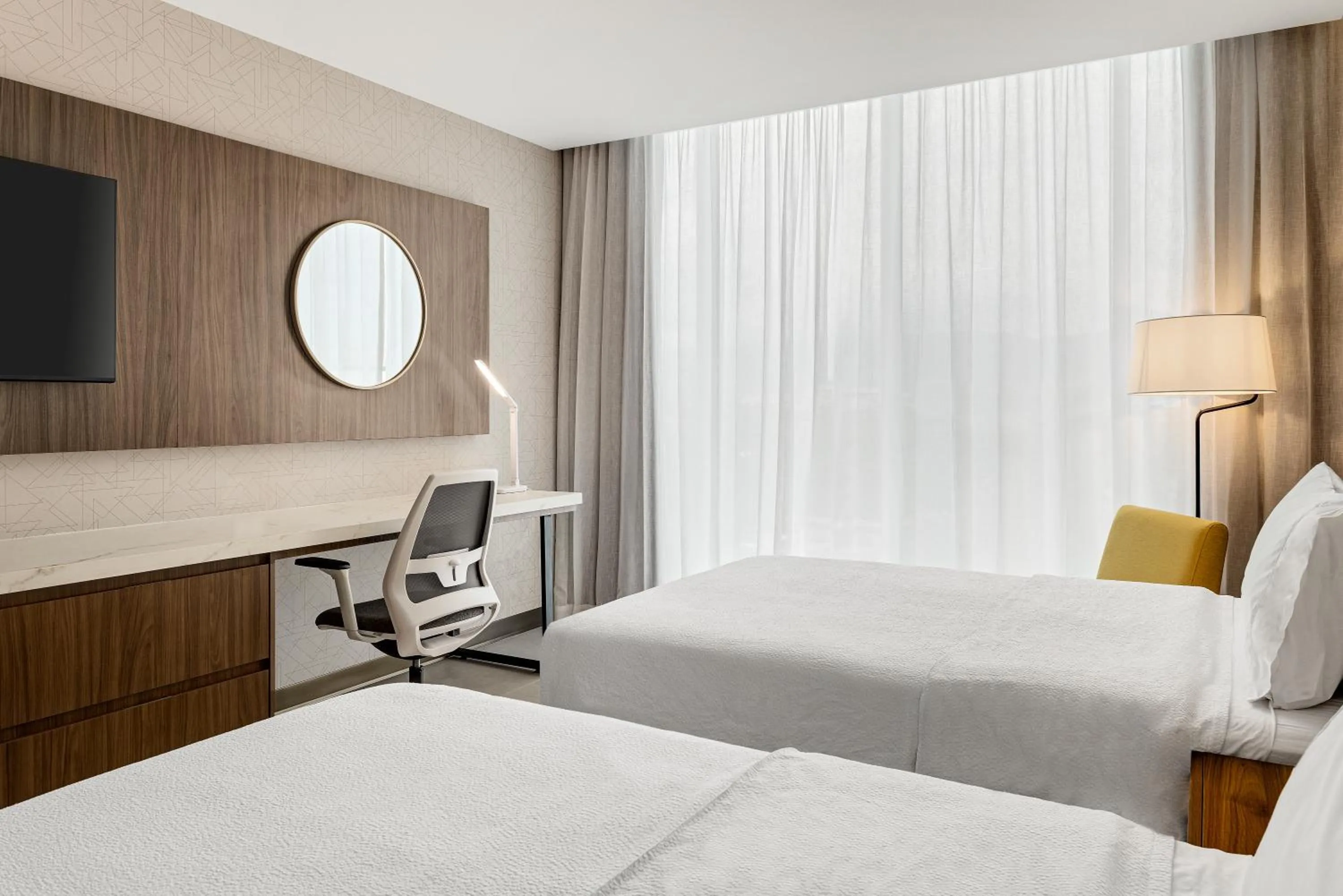 TV and multimedia, Bed in Hilton Garden Inn San Jose Airport City Mall