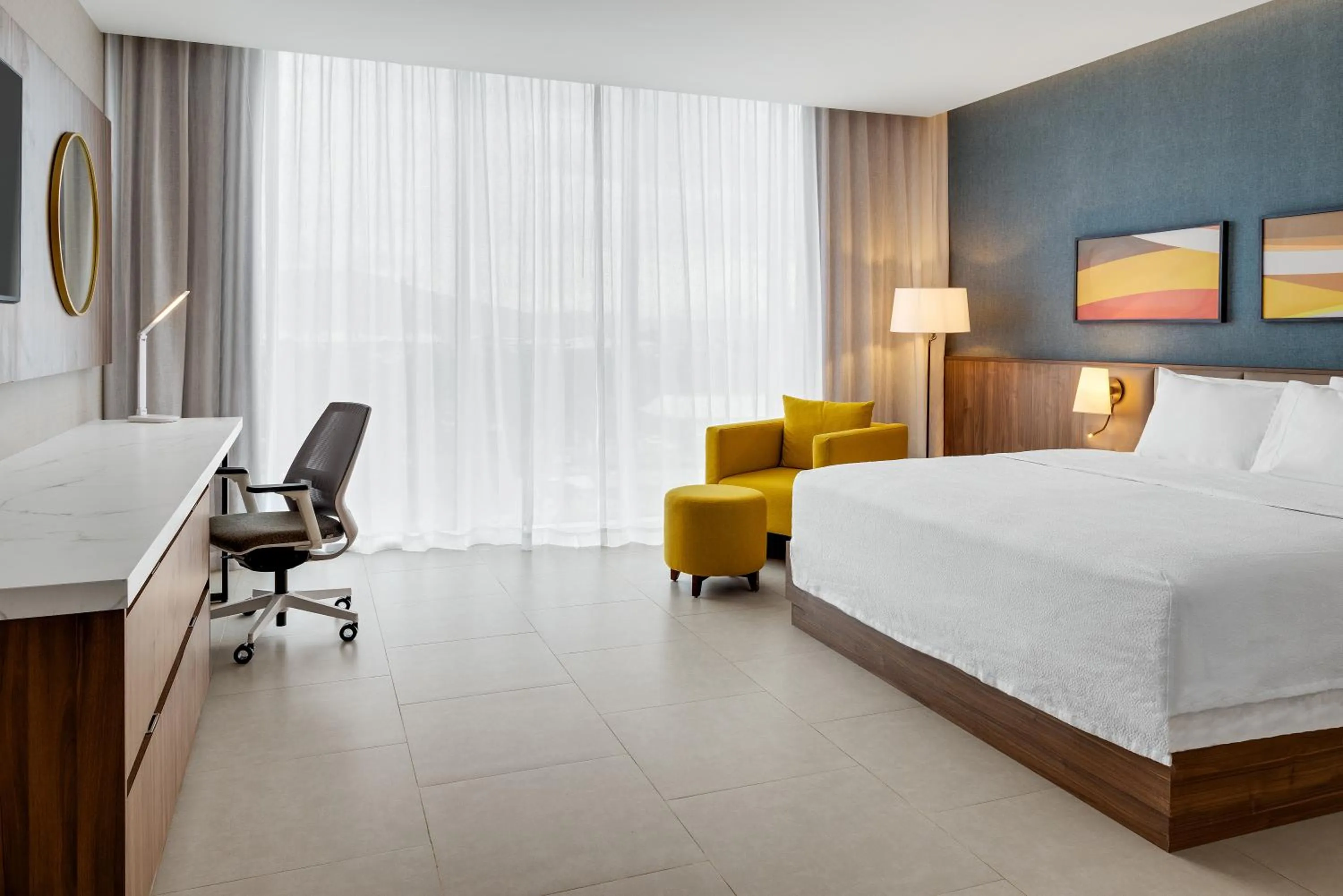 Bed in Hilton Garden Inn San Jose Airport City Mall