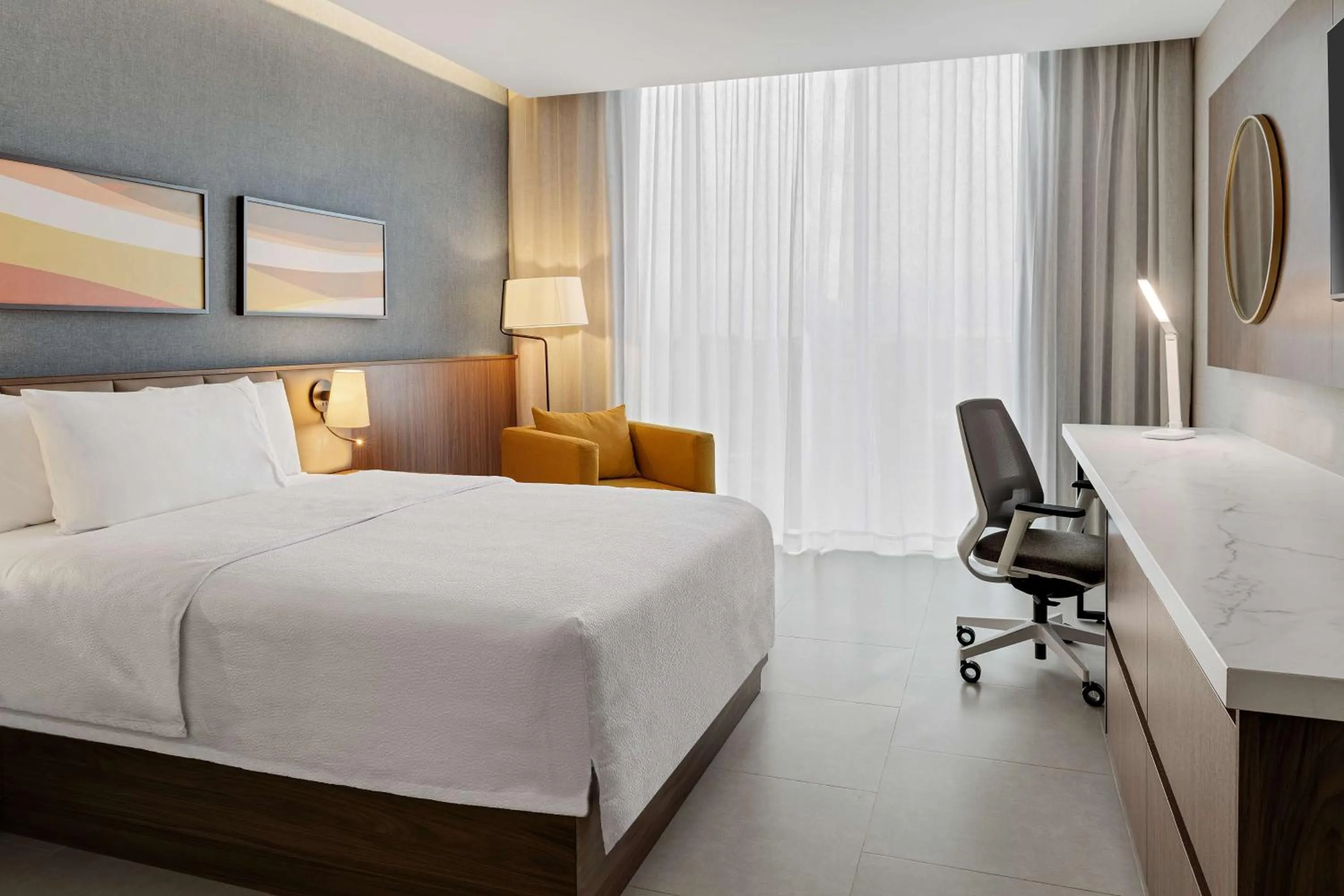 Bed in Hilton Garden Inn San Jose Airport City Mall