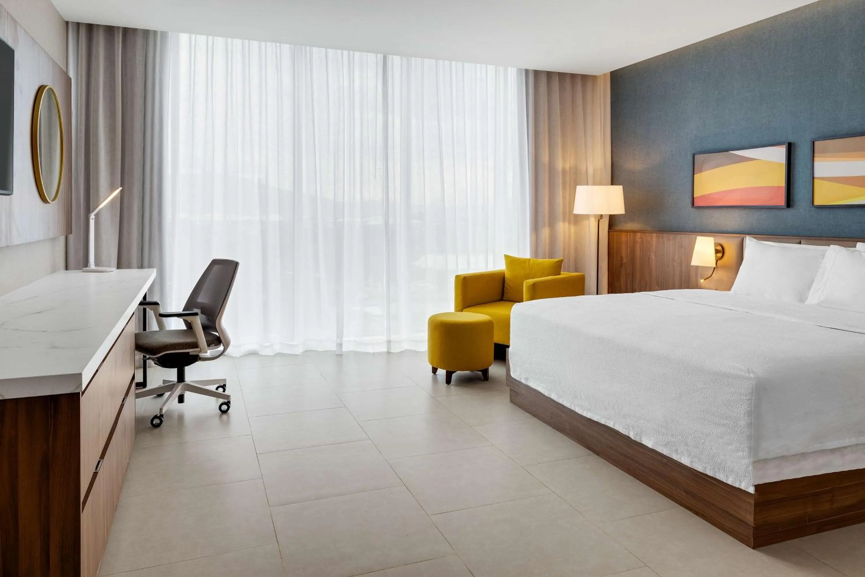 Bed in Hilton Garden Inn San Jose Airport City Mall