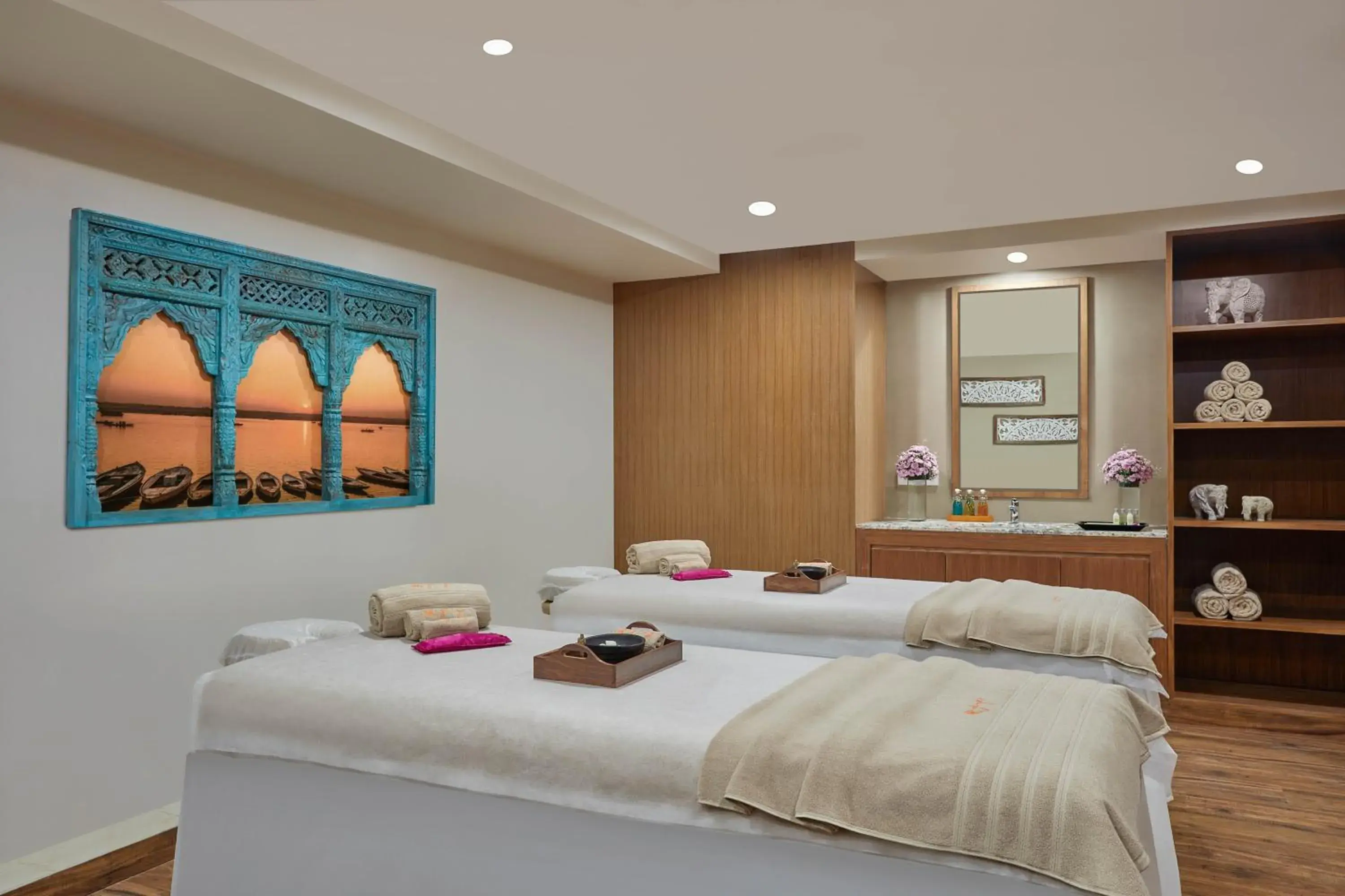 Spa and wellness centre/facilities, Bed in Doubletree By Hilton Varanasi Spa and wellness centre/facilities, Bed in Doubletree By Hilton Varanasi