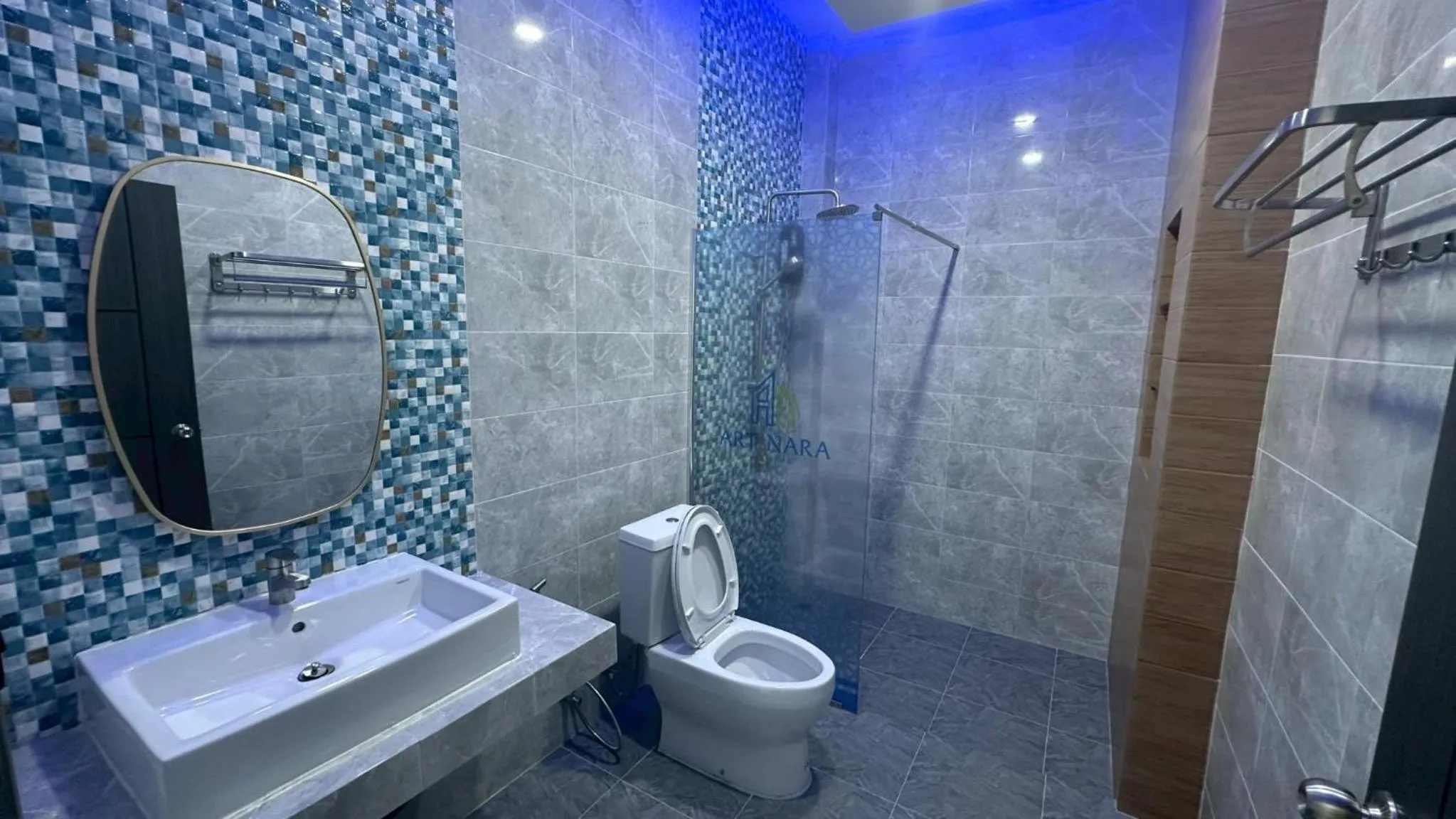 Shower in Art Nara Hotel อาร์ตนรารีสอร์ท