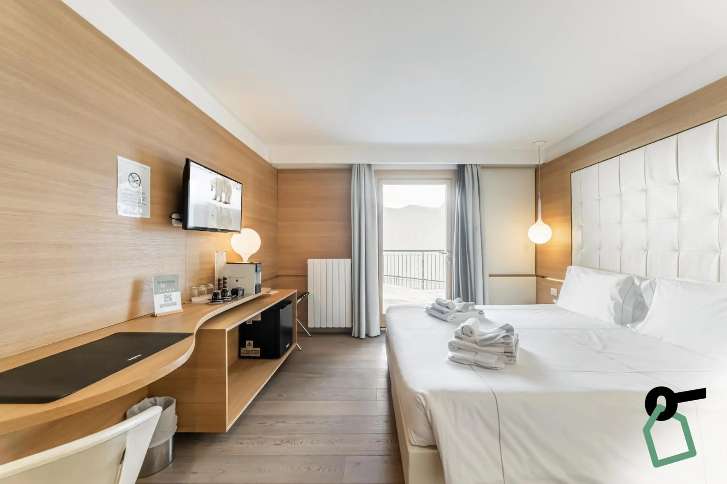 Photo of the whole room, Bed in HOTIDAY Room Collection - Cervinia Photo of the whole room, Bed in HOTIDAY Room Collection - Cervinia