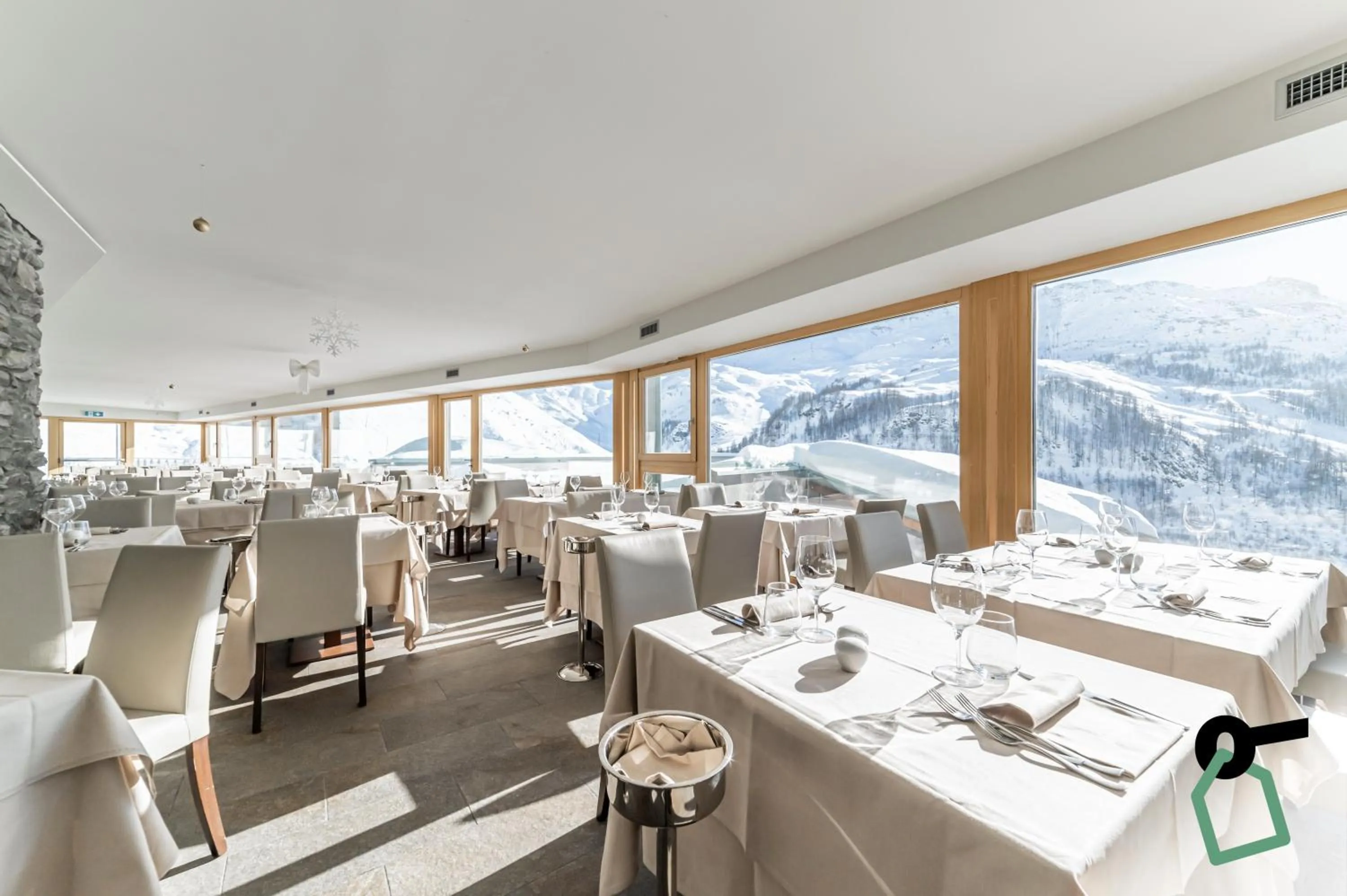 Restaurant/places to eat in HOTIDAY Room Collection - Cervinia