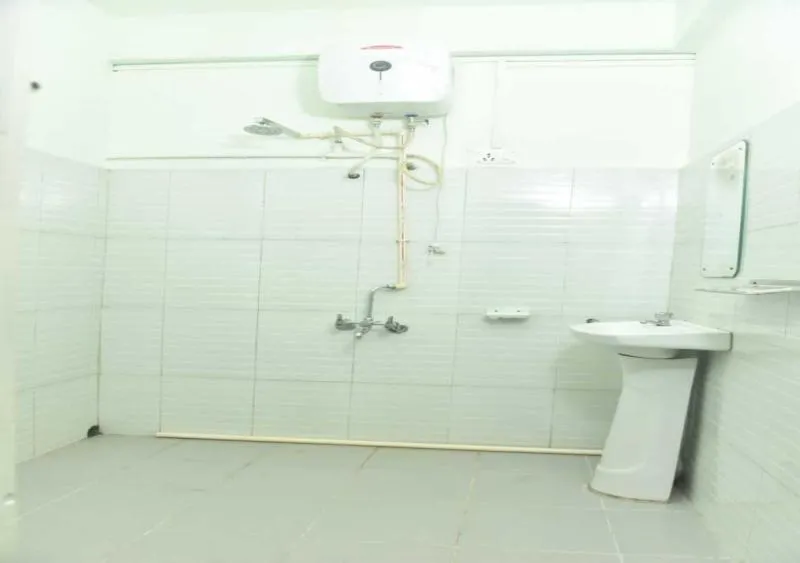 Shower in Rolyda Guest House