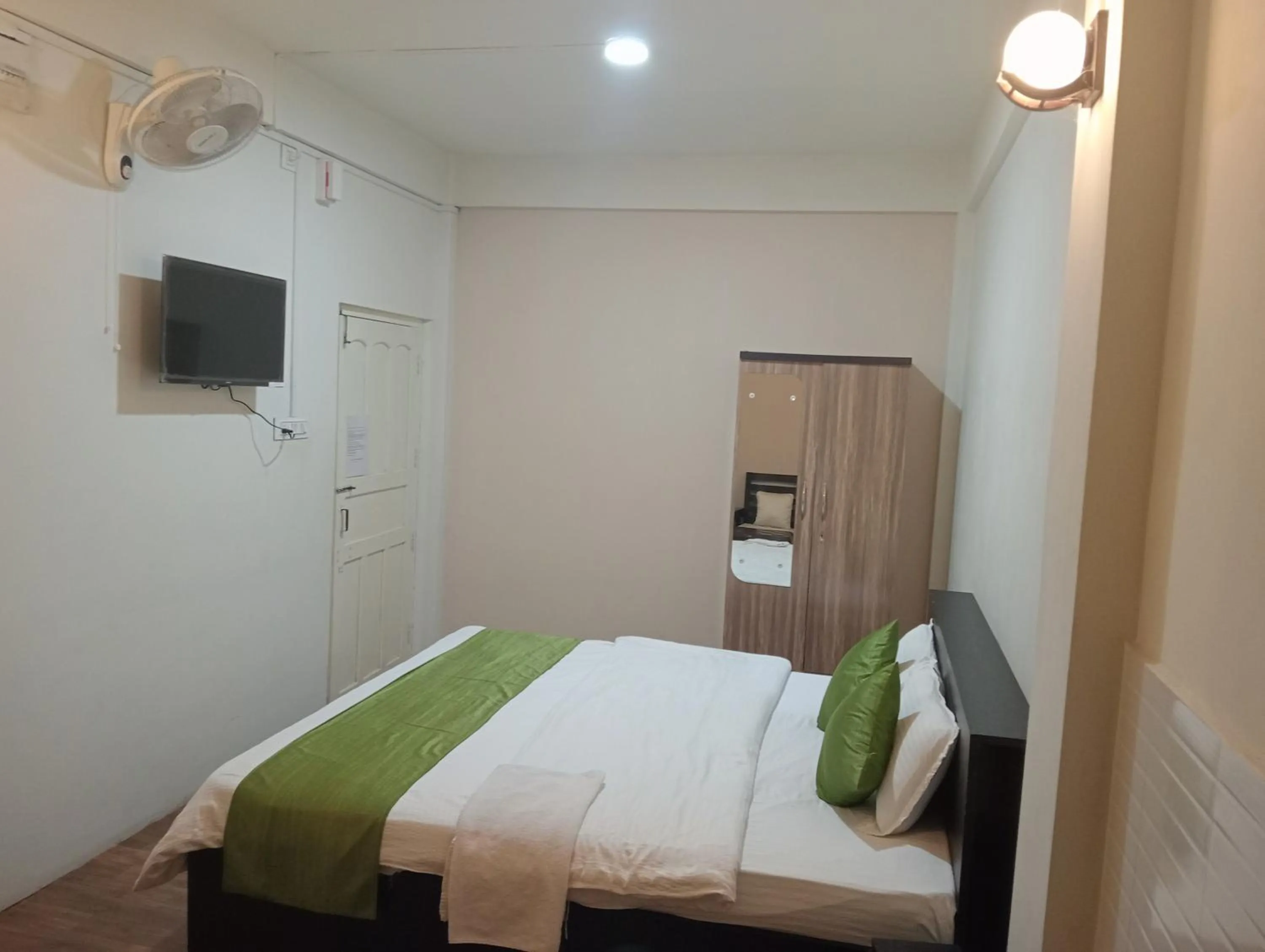 Bed in Rolyda Guest House