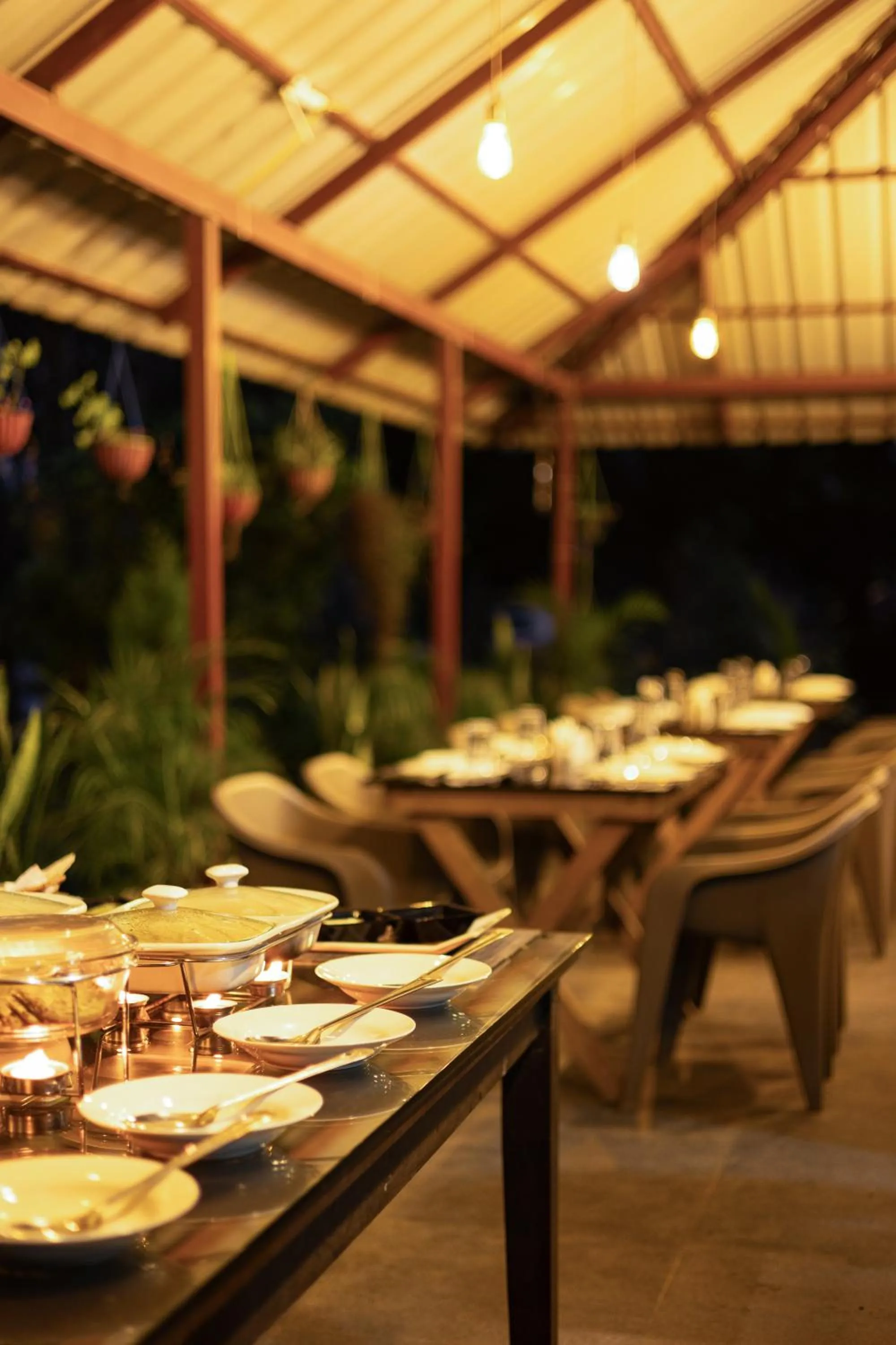 Restaurant/places to eat in Avadale Munnar (Stag Groups Not Allowed)