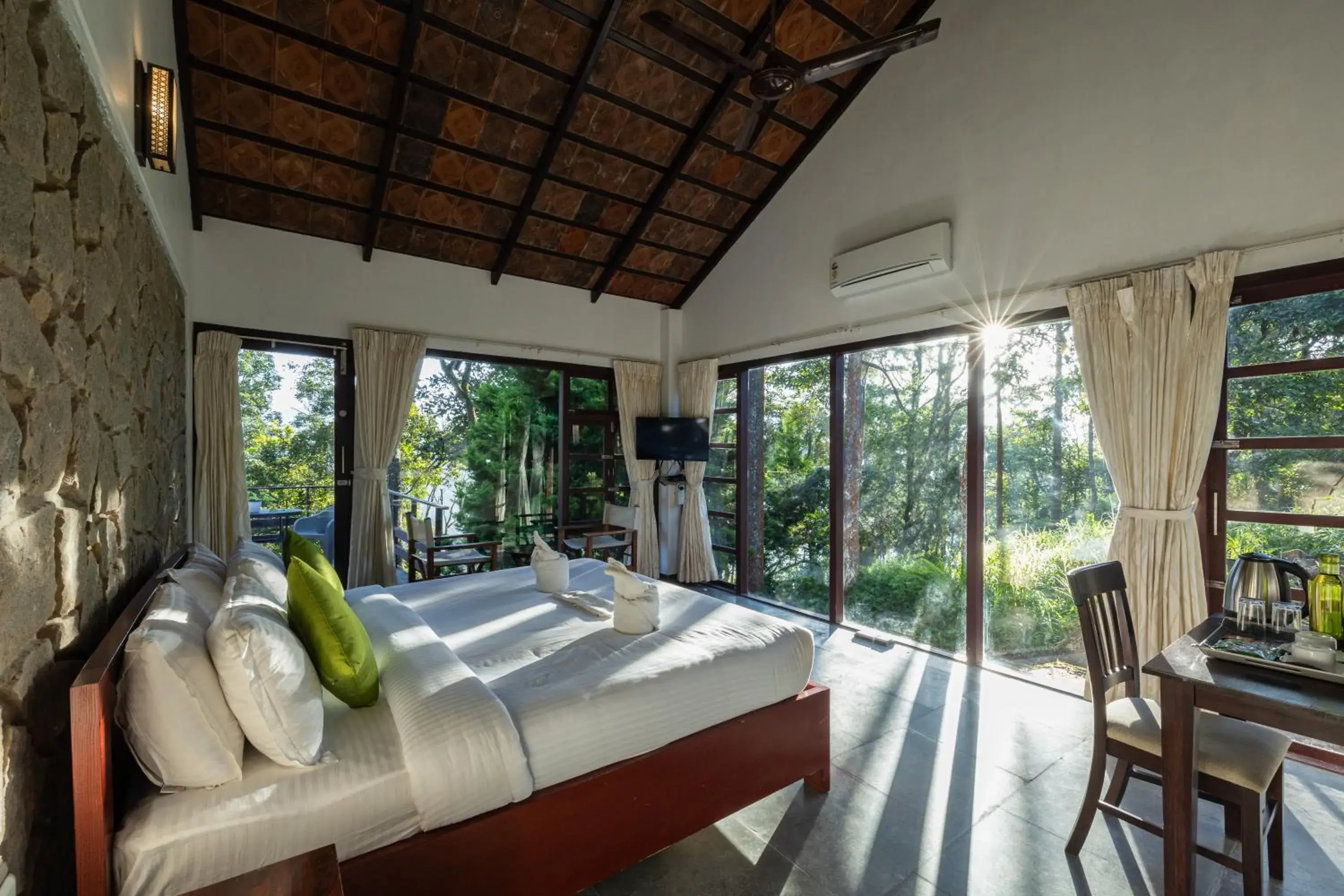 TV and multimedia, Bed in Avadale Munnar (Stag Groups Not Allowed) TV and multimedia, Bed in Avadale Munnar (Stag Groups Not Allowed)