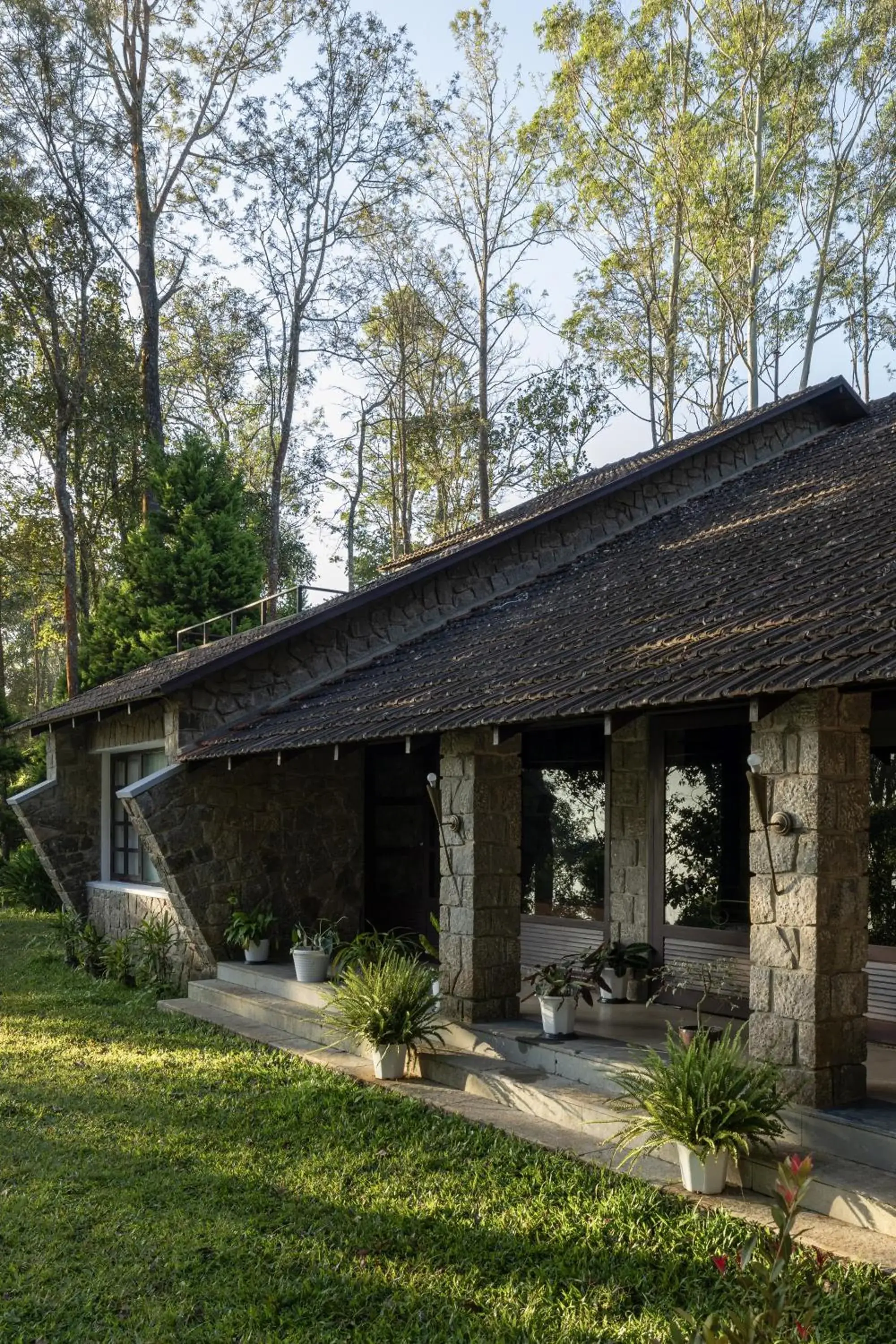 Property building in Avadale Munnar (Stag Groups Not Allowed) Property building in Avadale Munnar (Stag Groups Not Allowed)