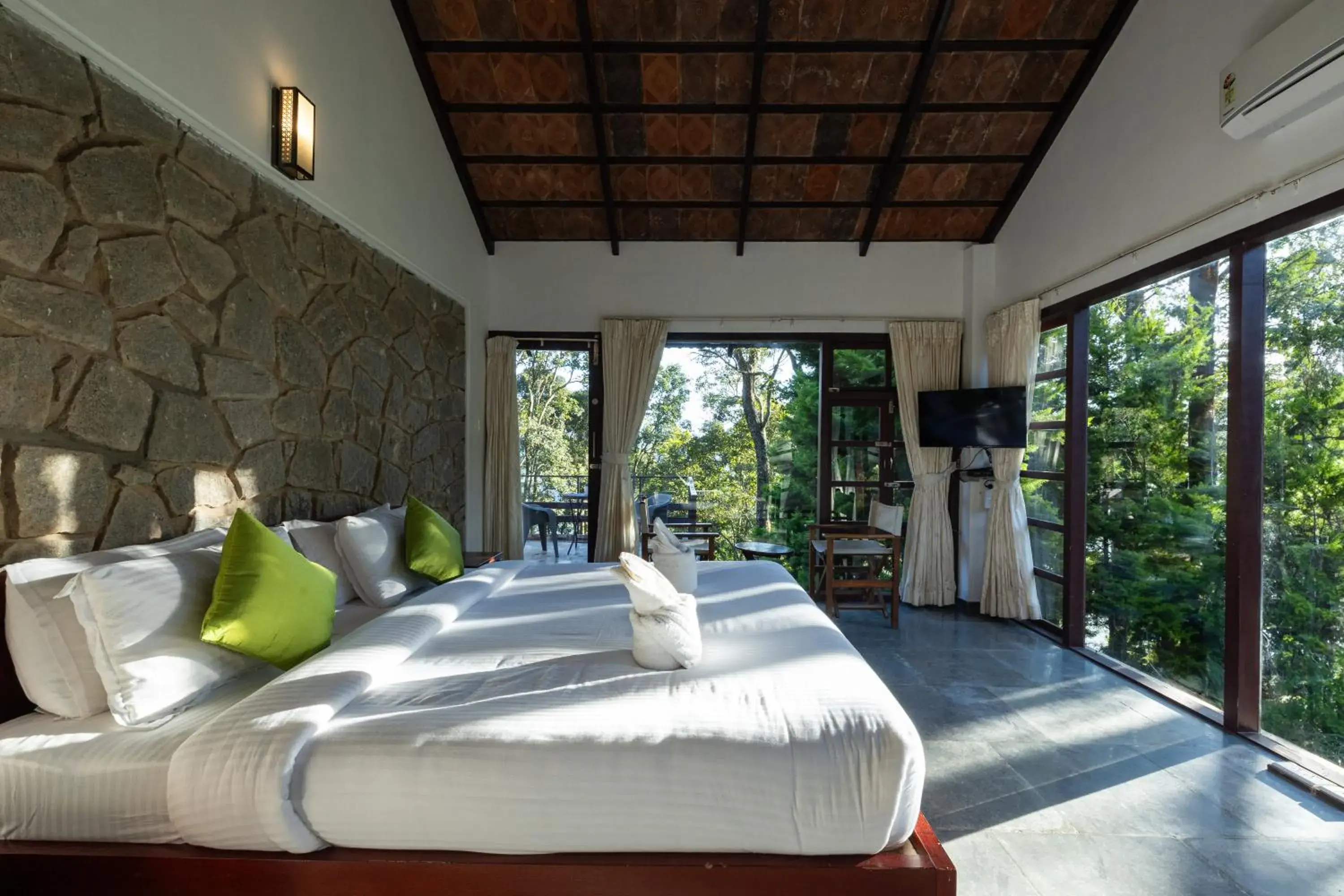 TV and multimedia, Bed in Avadale Munnar (Stag Groups Not Allowed) TV and multimedia, Bed in Avadale Munnar (Stag Groups Not Allowed)