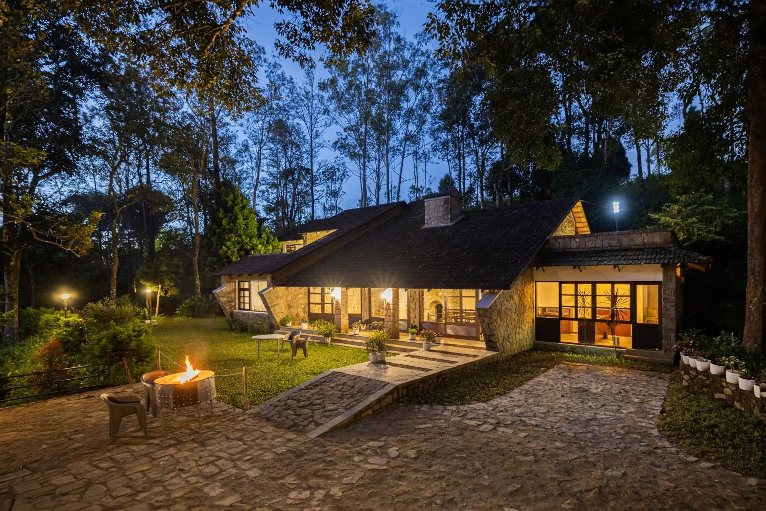 Property building in Avadale Munnar (Stag Groups Not Allowed) Property building in Avadale Munnar (Stag Groups Not Allowed)