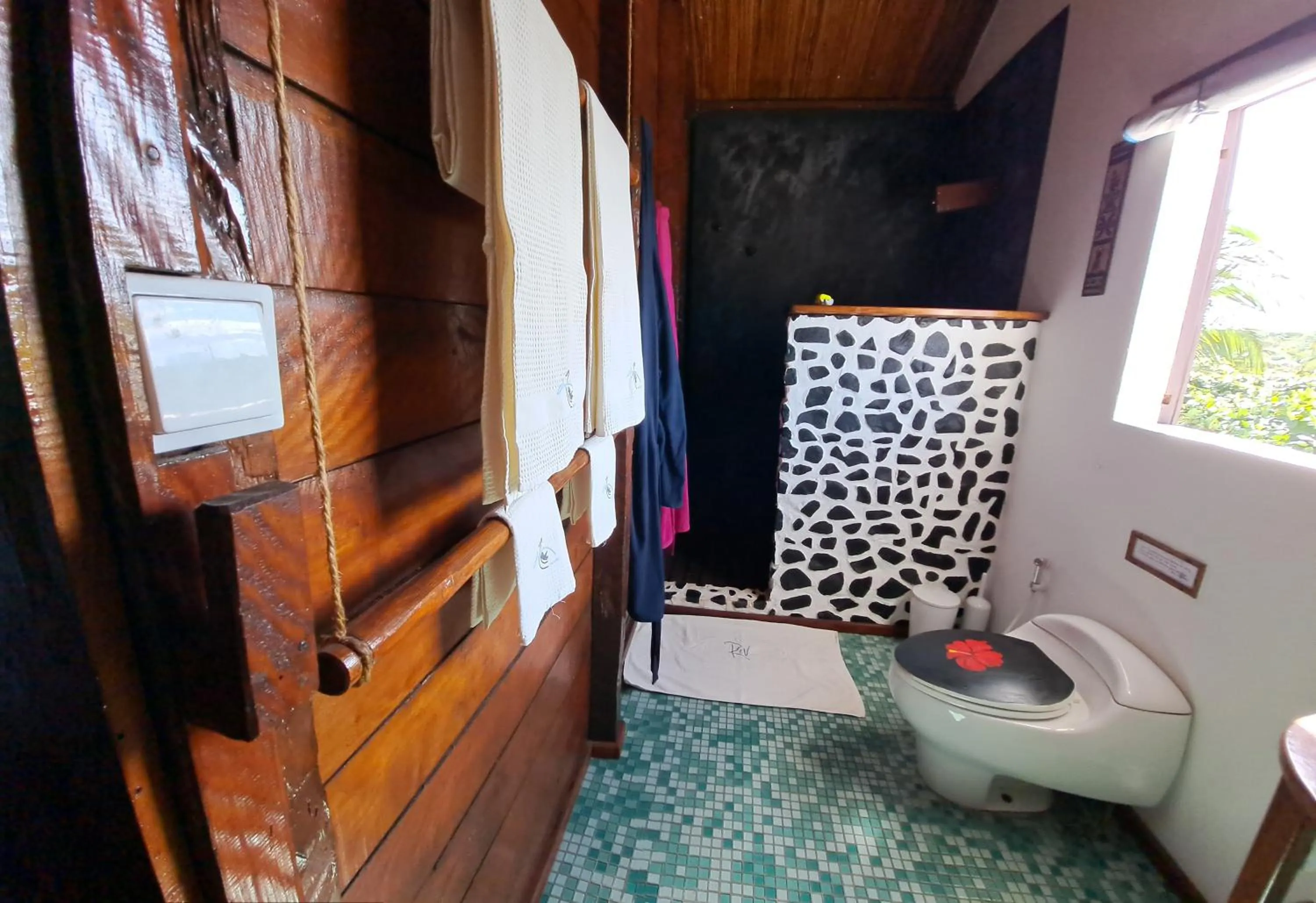 Toilet in Hotel Ecolodge Riake Resort & Villa