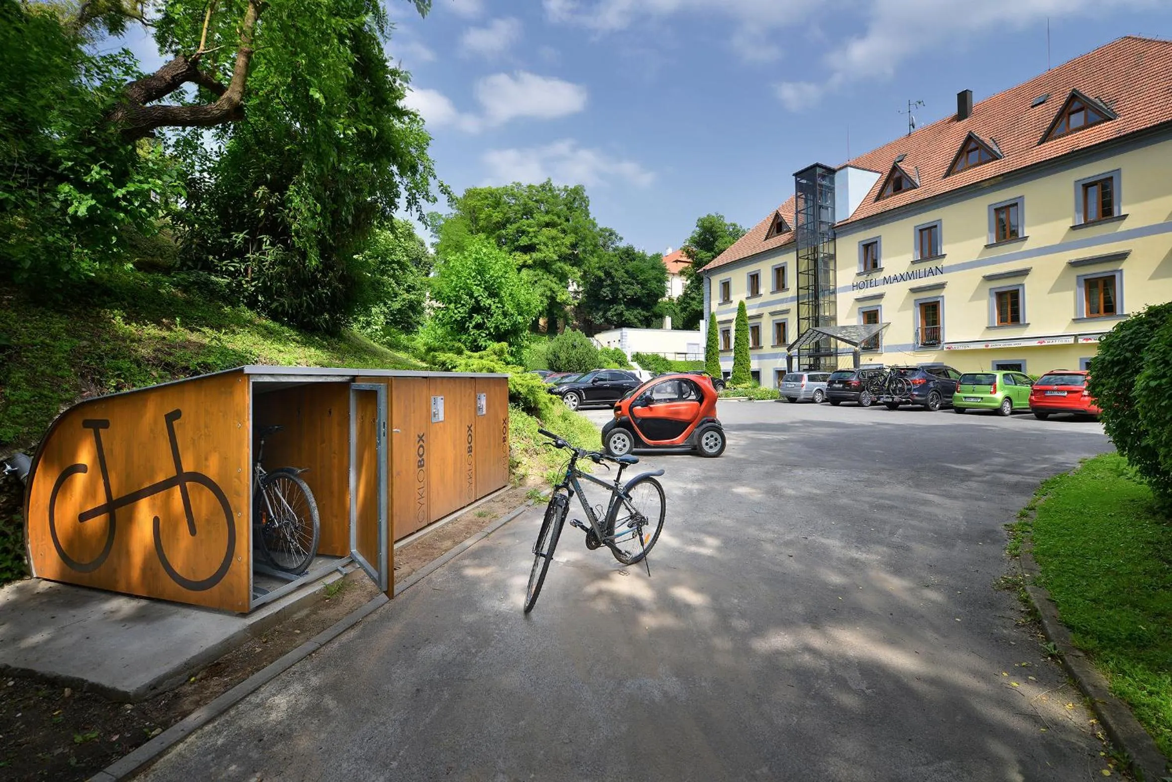 Chateau Loucen Garden Retreat