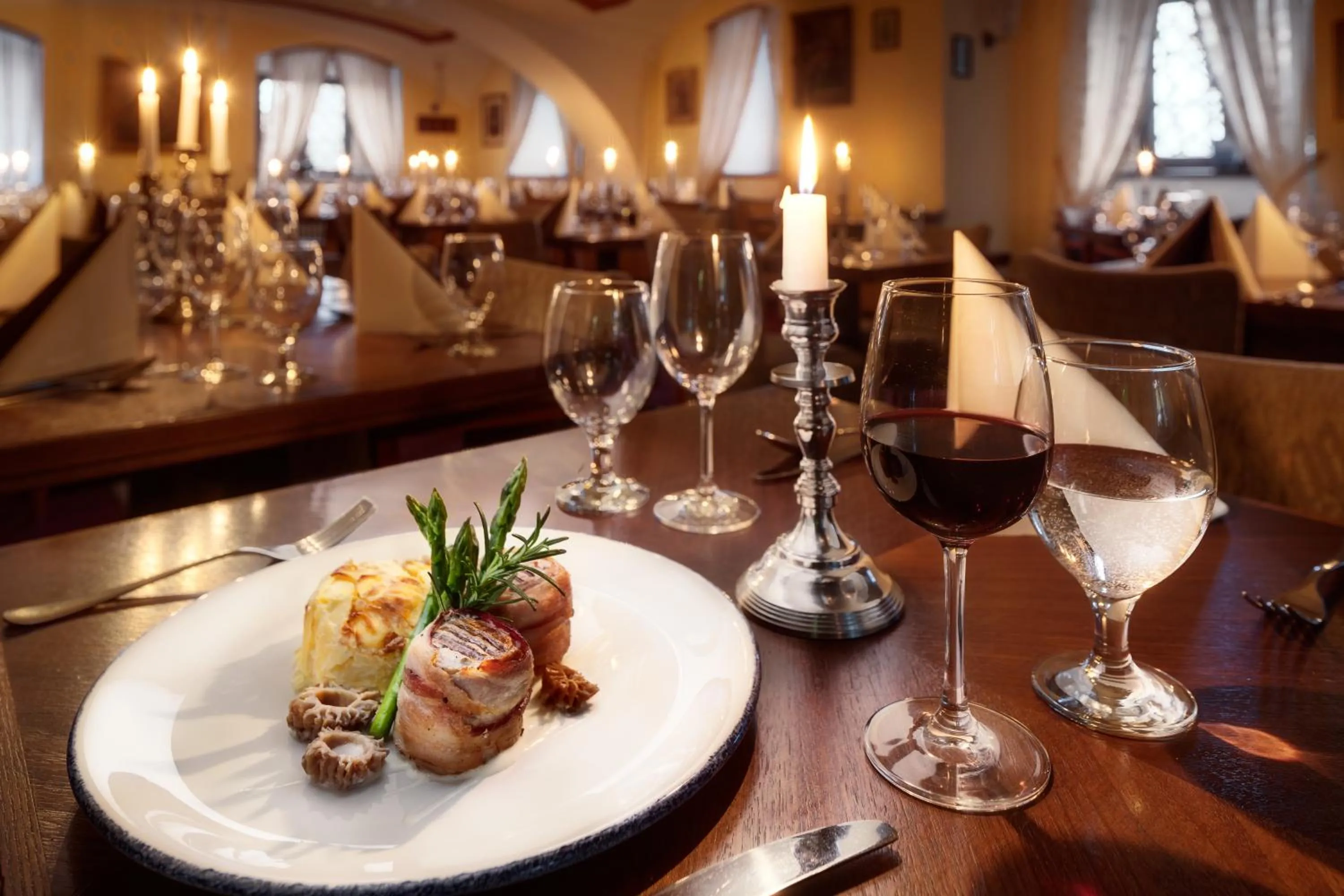 Food and drinks in Chateau Loucen Garden Retreat