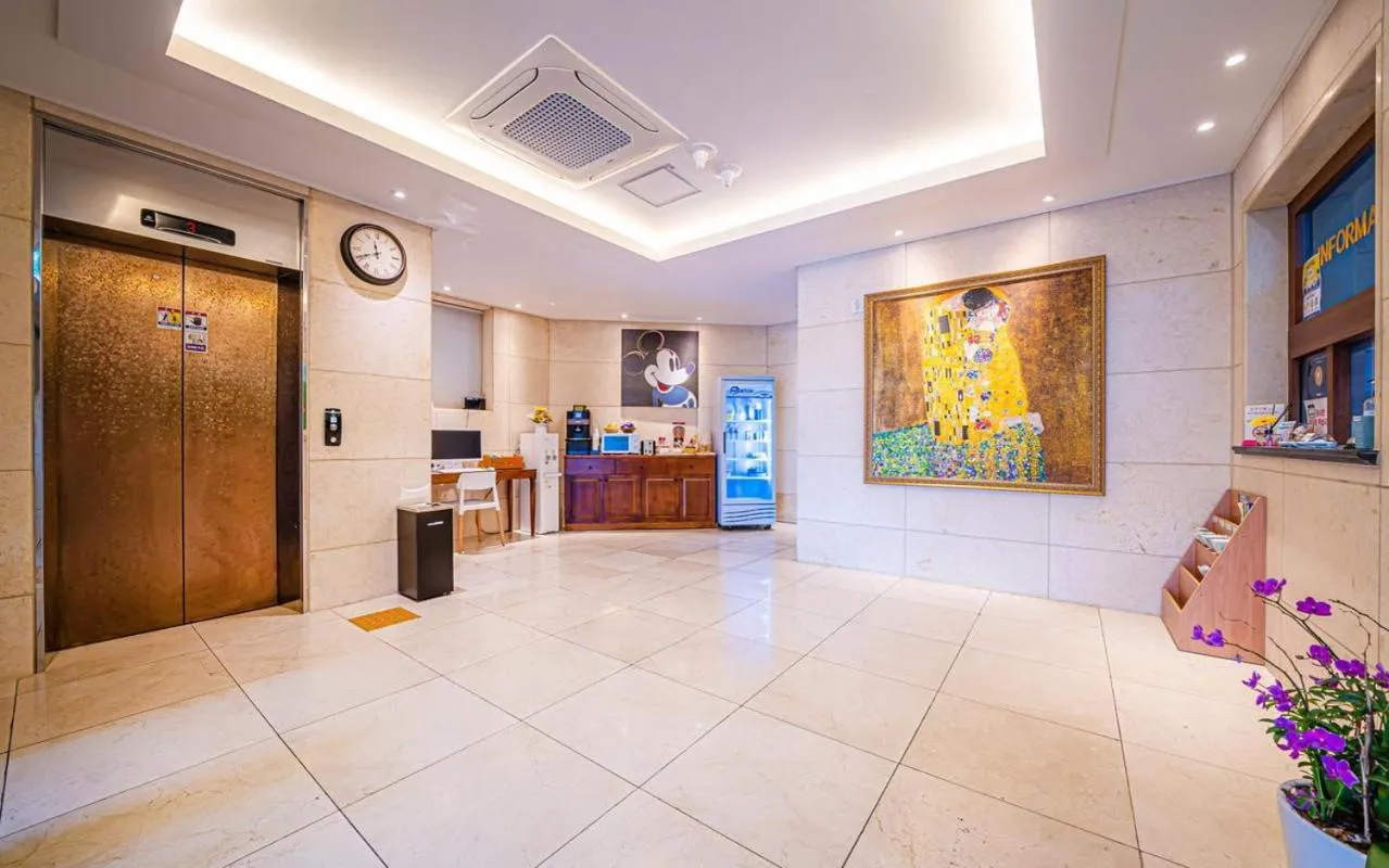 Hotel MoMo