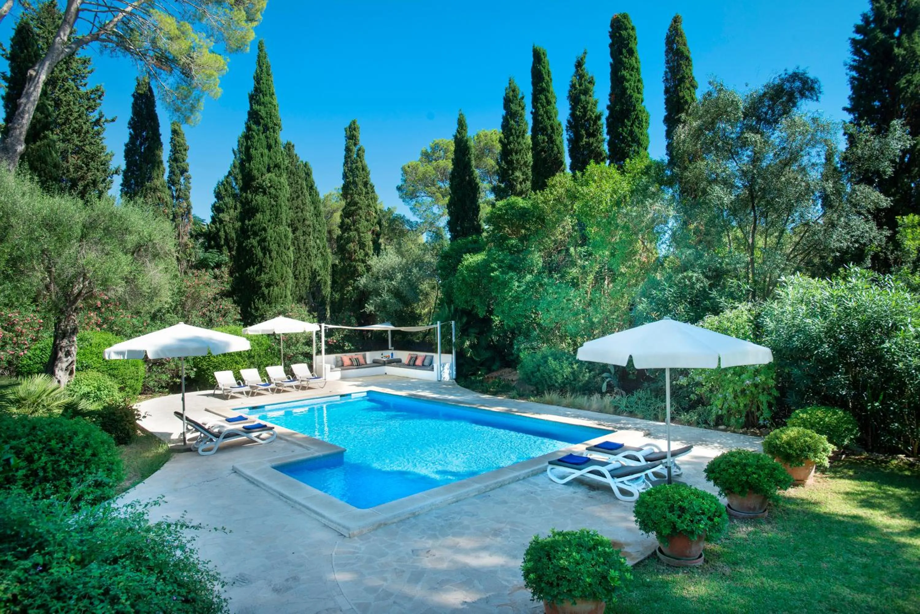 Bed in Owl Booking Villa Bella Fonte - Luxury Retreat