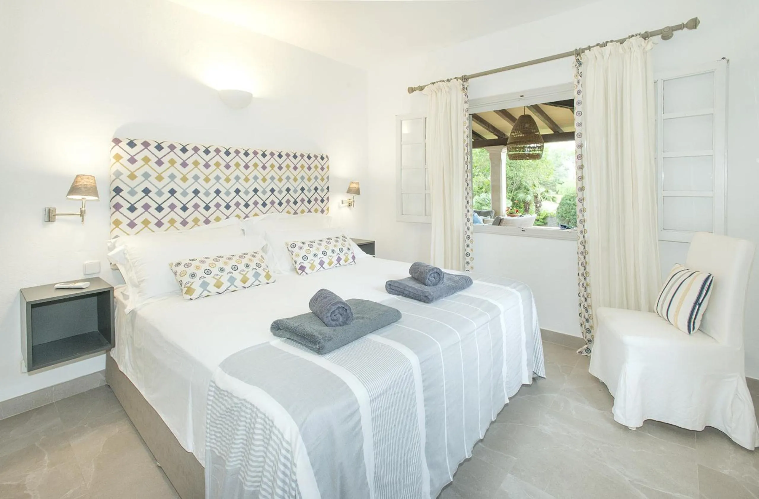 Bed in Owl Booking Villa Bella Fonte - Luxury Retreat