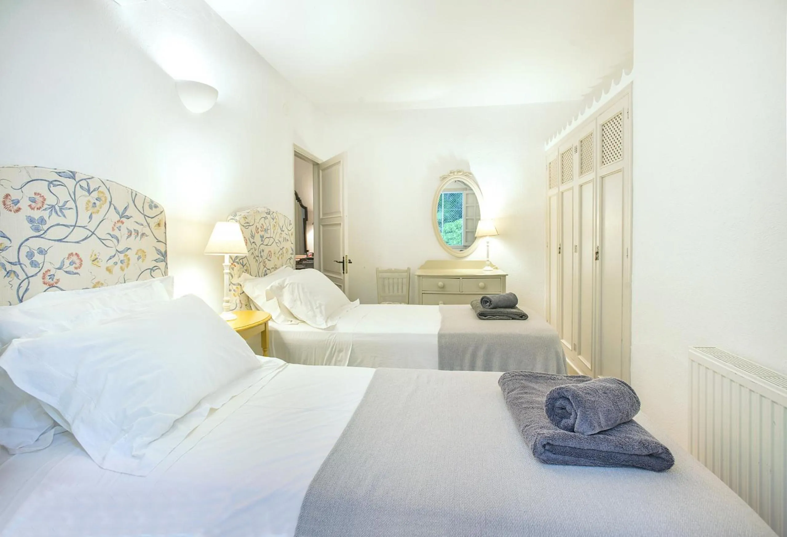 Bed in Owl Booking Villa Bella Fonte - Luxury Retreat