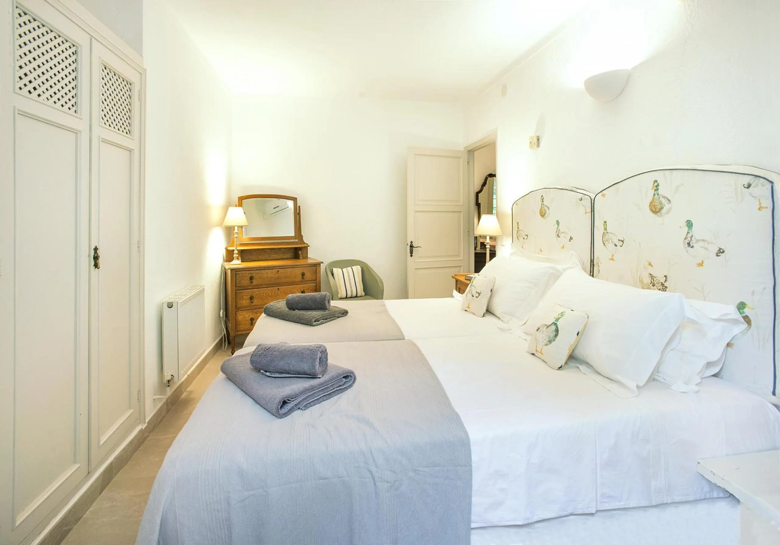 Bed in Owl Booking Villa Bella Fonte - Luxury Retreat