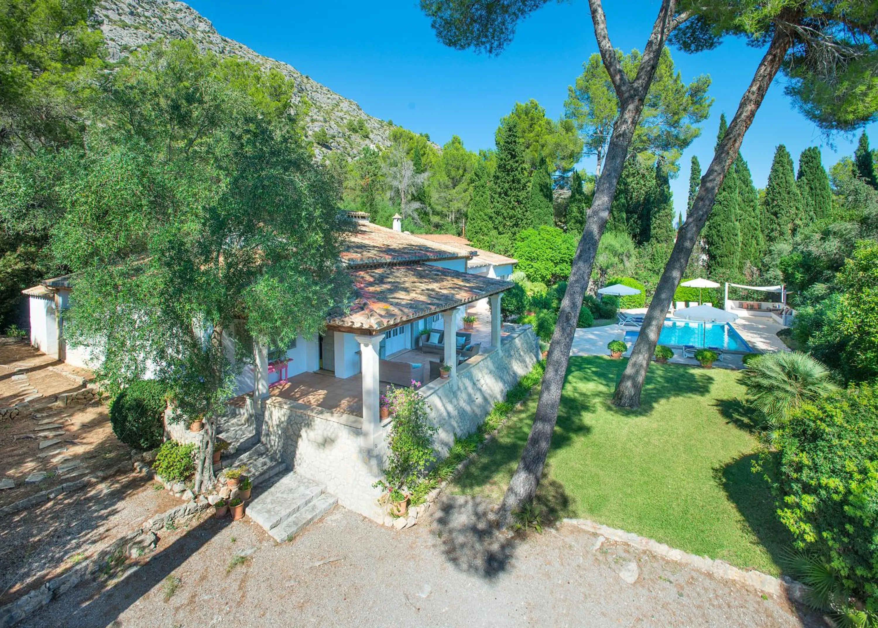 Property building in Owl Booking Villa Bella Fonte - Luxury Retreat