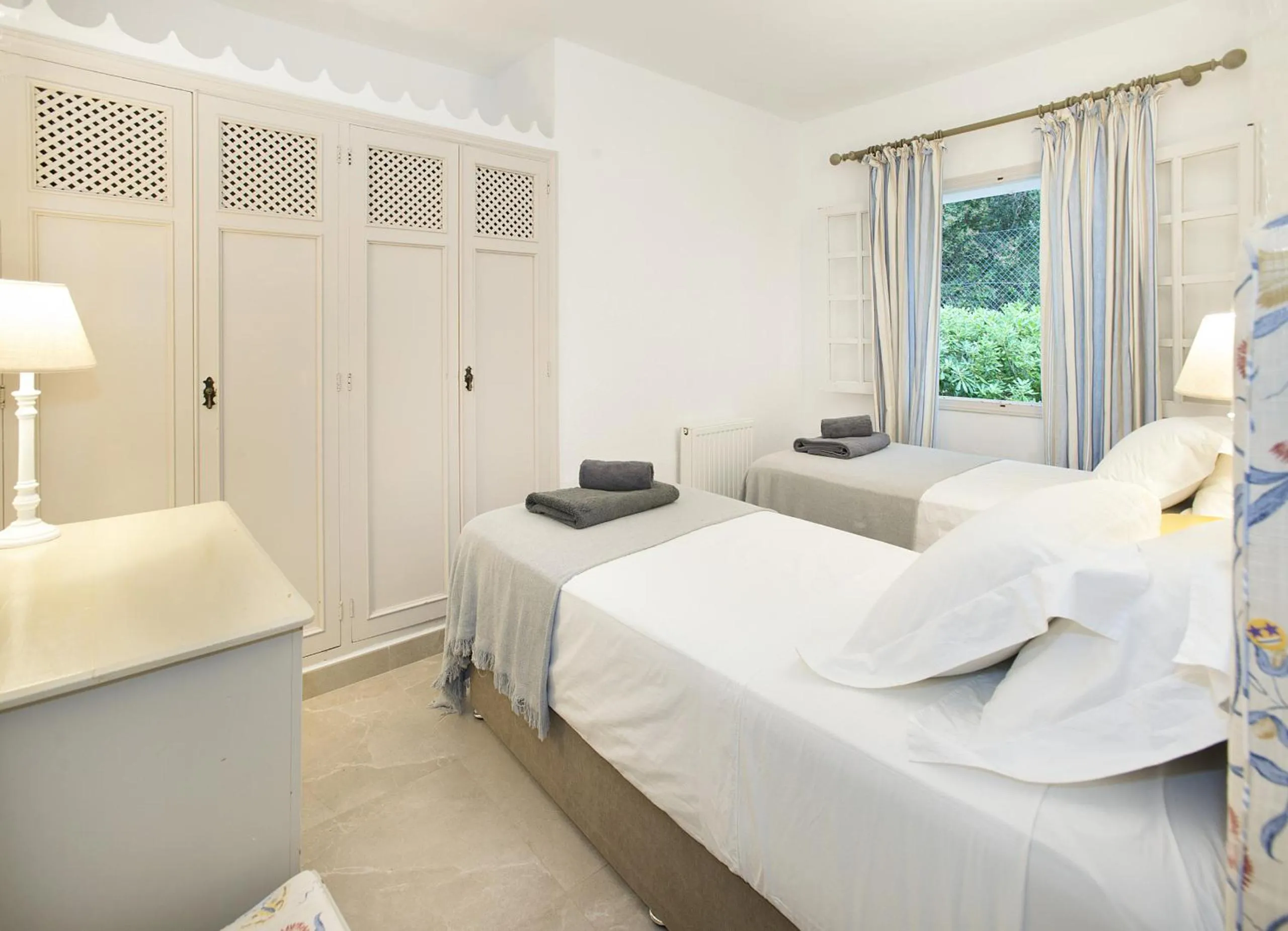 Bed in Owl Booking Villa Bella Fonte - Luxury Retreat