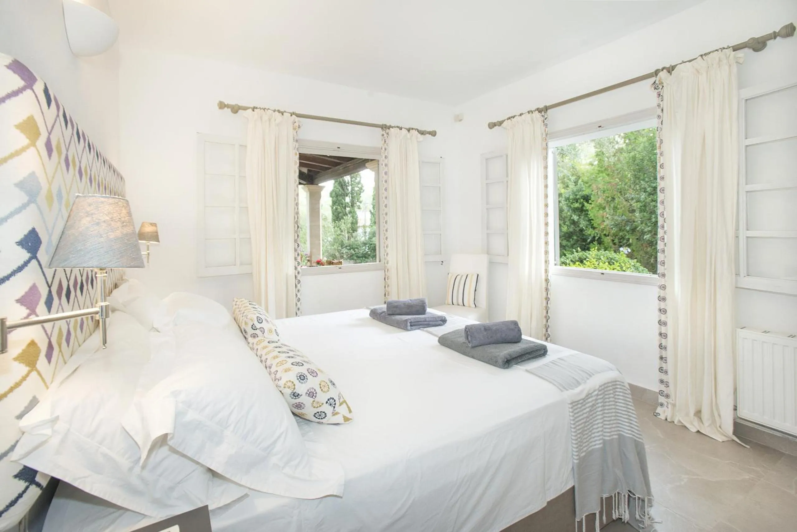 Bed in Owl Booking Villa Bella Fonte - Luxury Retreat