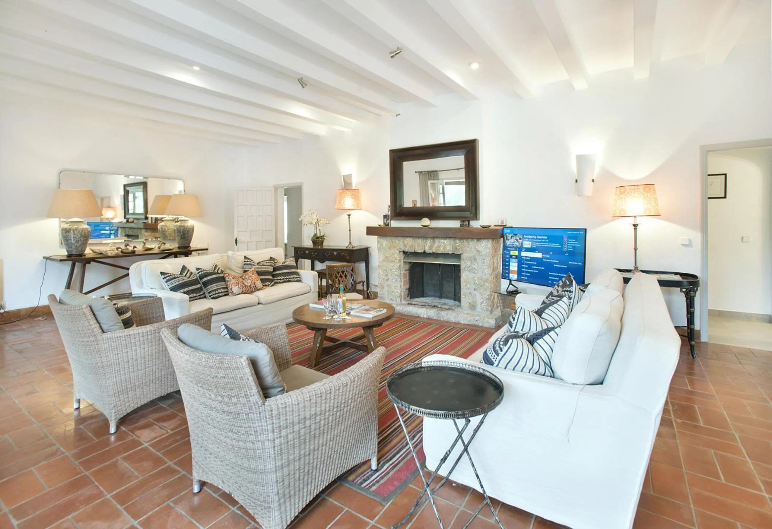 Communal lounge/ TV room in Owl Booking Villa Bella Fonte - Luxury Retreat
