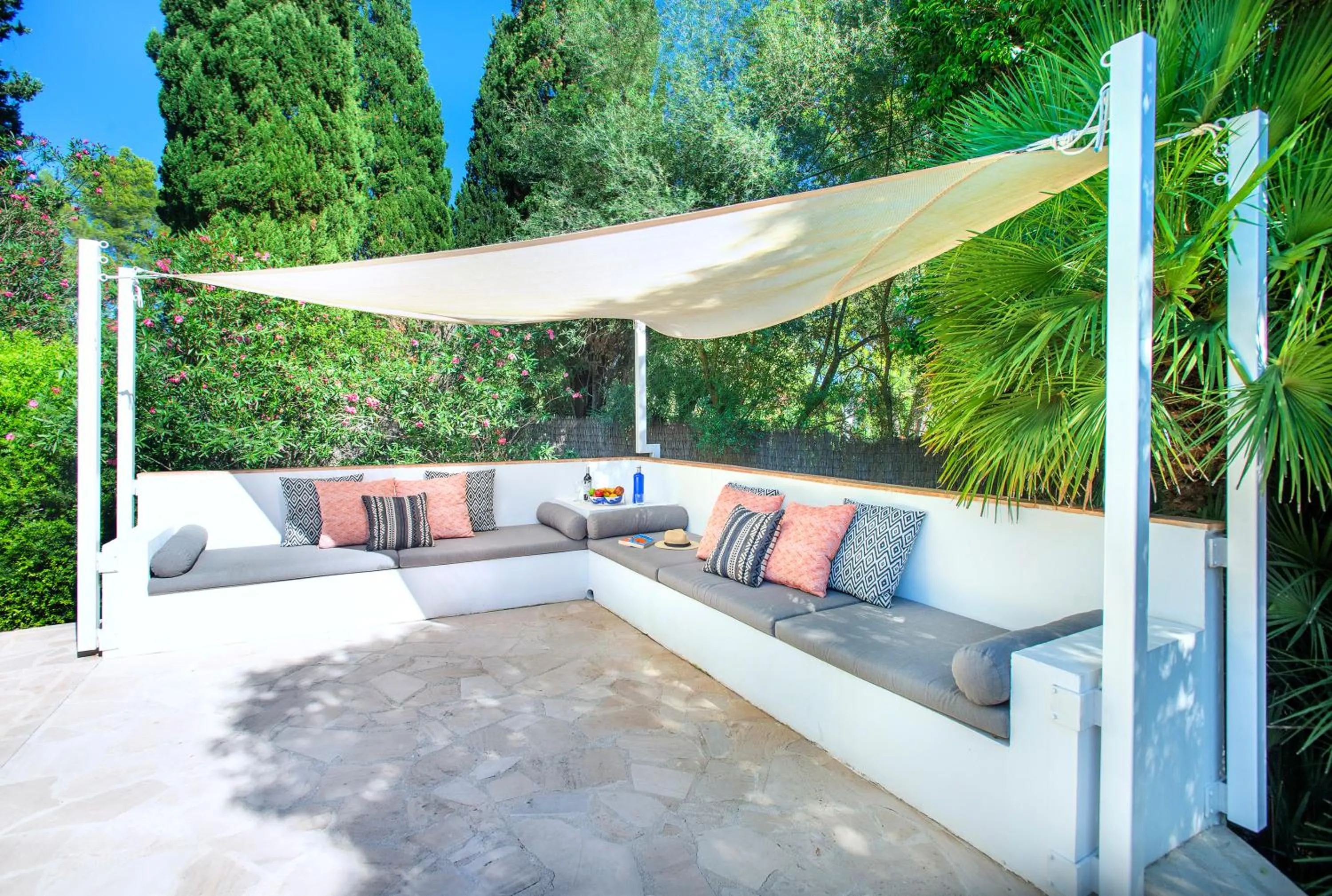 Patio in Owl Booking Villa Bella Fonte - Luxury Retreat