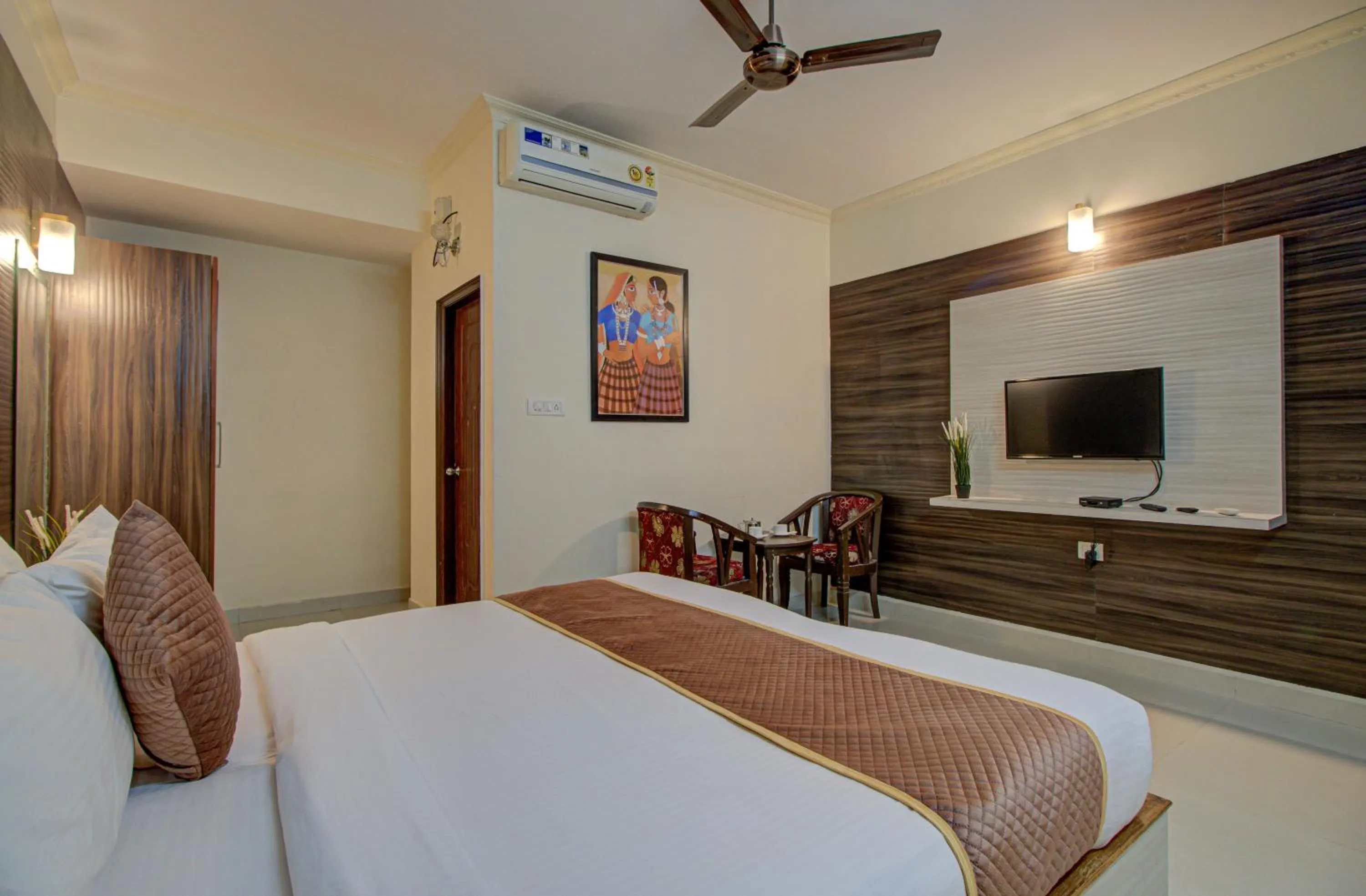 Bed in Hotel Royal Classio, Bangalore